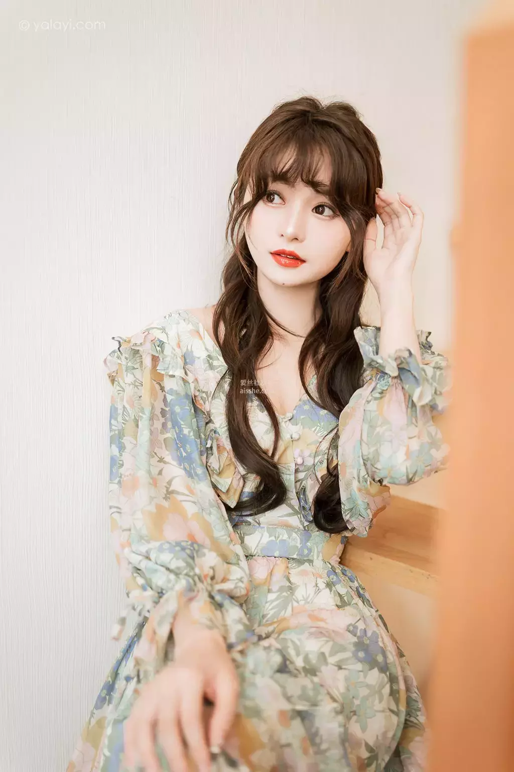 [YALAYI雅拉伊] 2023.03.20 NO.1009 碎花裙少女 小亭 夏天照着穿优雅又高级的写真-丽图社