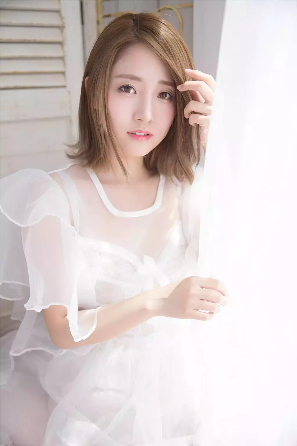 [YALAYI雅拉伊] 2024.02.06 No.1102 一颦一笑 性感美女写真照高清图片素材-丽图社