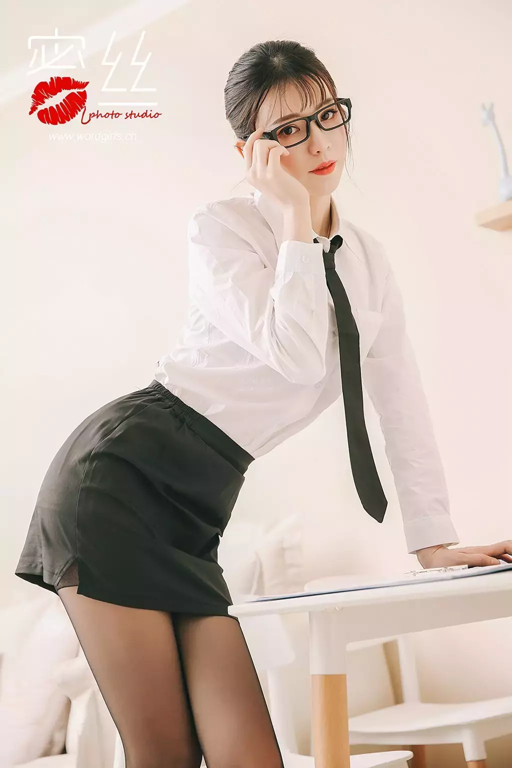 [TouTiao头条女神] No.S001 幻雪儿 房租中介小姐姐的嘿丝又惑 高清性感美女图片-丽图社