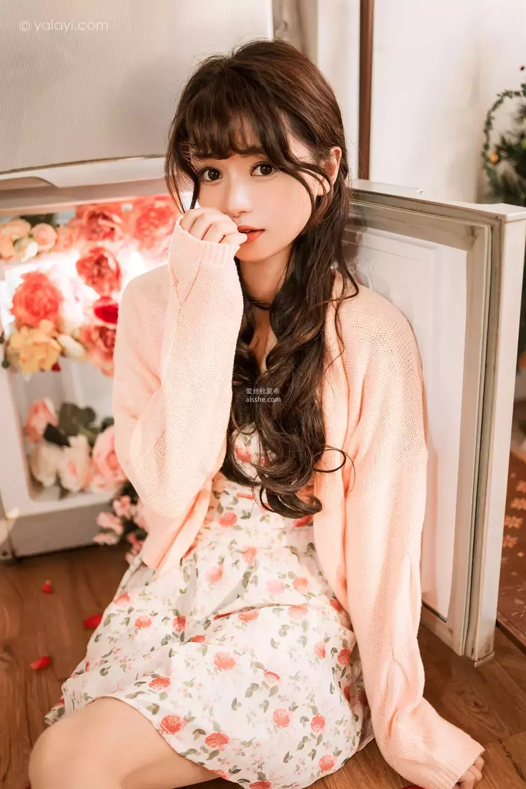 [YALAYI雅拉伊] 2022.12.30 No.993 第一眼就喜欢上你 小亭 女性魅力图片素材-丽图社