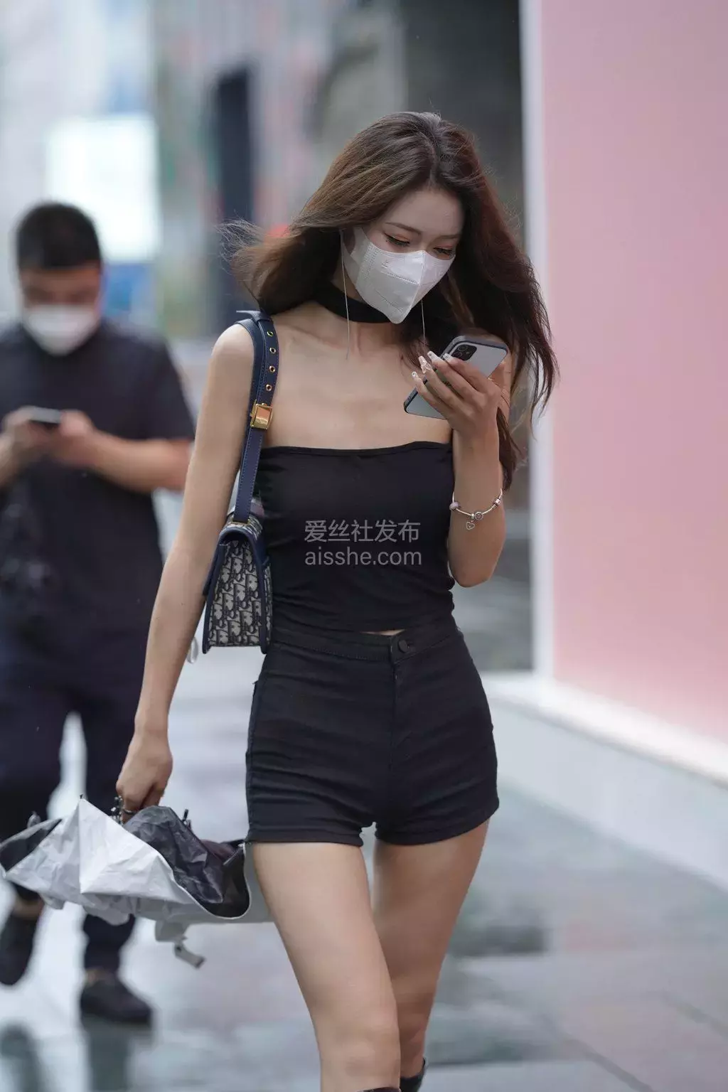 精选街拍作品 NO.1381 黑色牛仔热裤美女 街拍不修图-丽图社