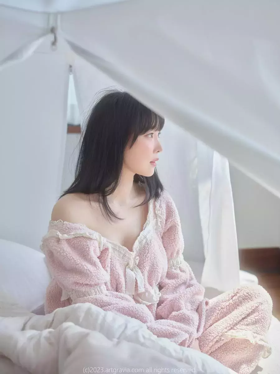No.069 – ARTGRAVIA_VOL537 [92P] 氧气美女 雪肌如玉 楚楚动人写真-丽图社