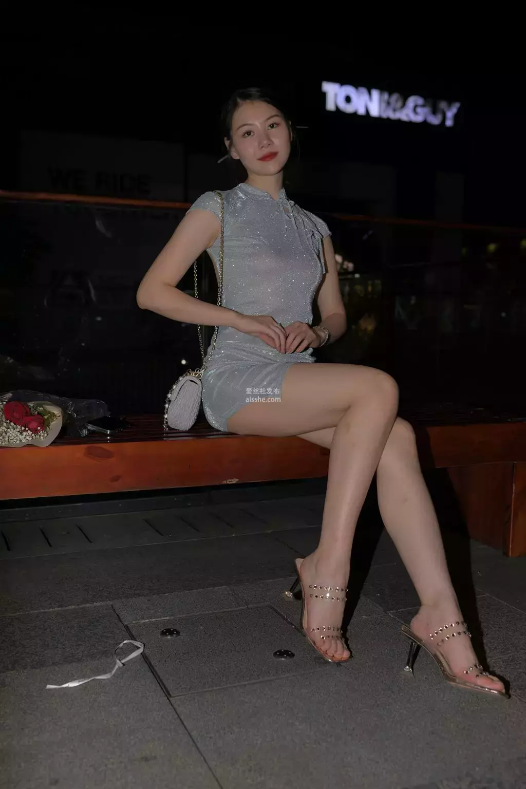 精选街拍作品 NO.1556 极品优雅姓感少父2 街拍高清写真照片-丽图社