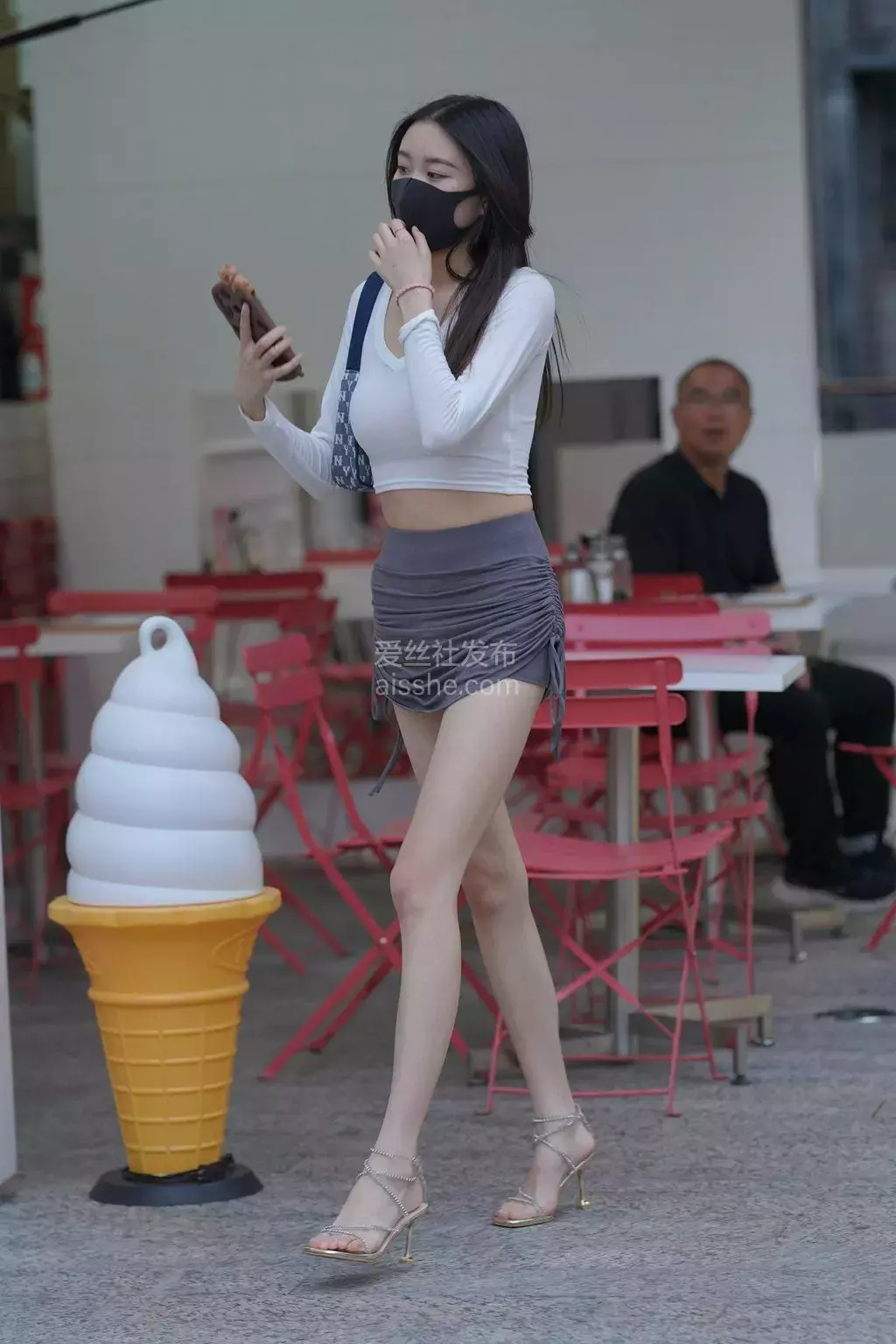 精选街拍作品 NO.1389 漂亮的长腿苗条美女 美女舞蹈艺术写真模特-丽图社