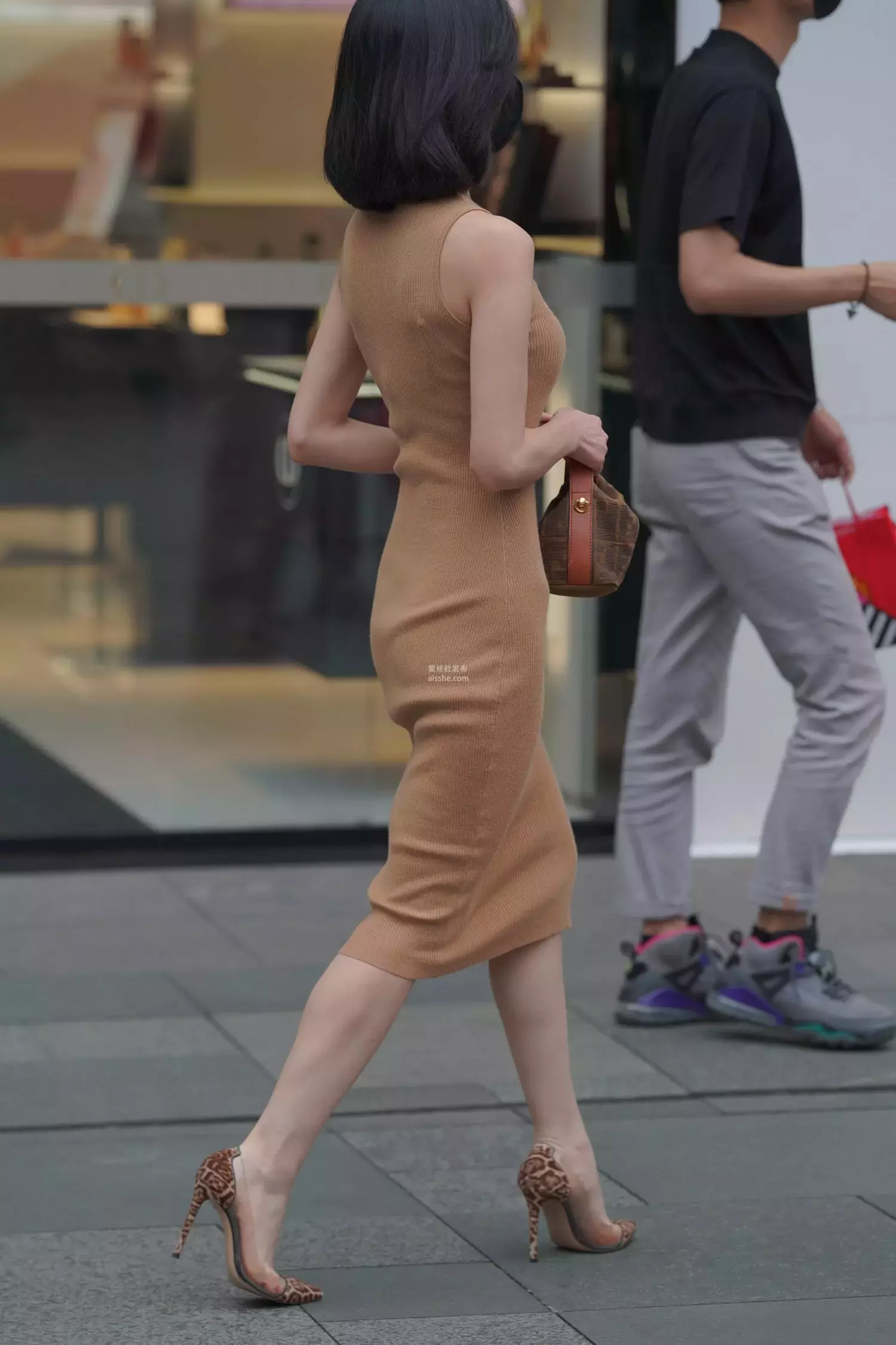 精选街拍作品 NO.1730 姓感包臀裙美眉 街拍长腿丝袜高跟美女写真集-丽图社