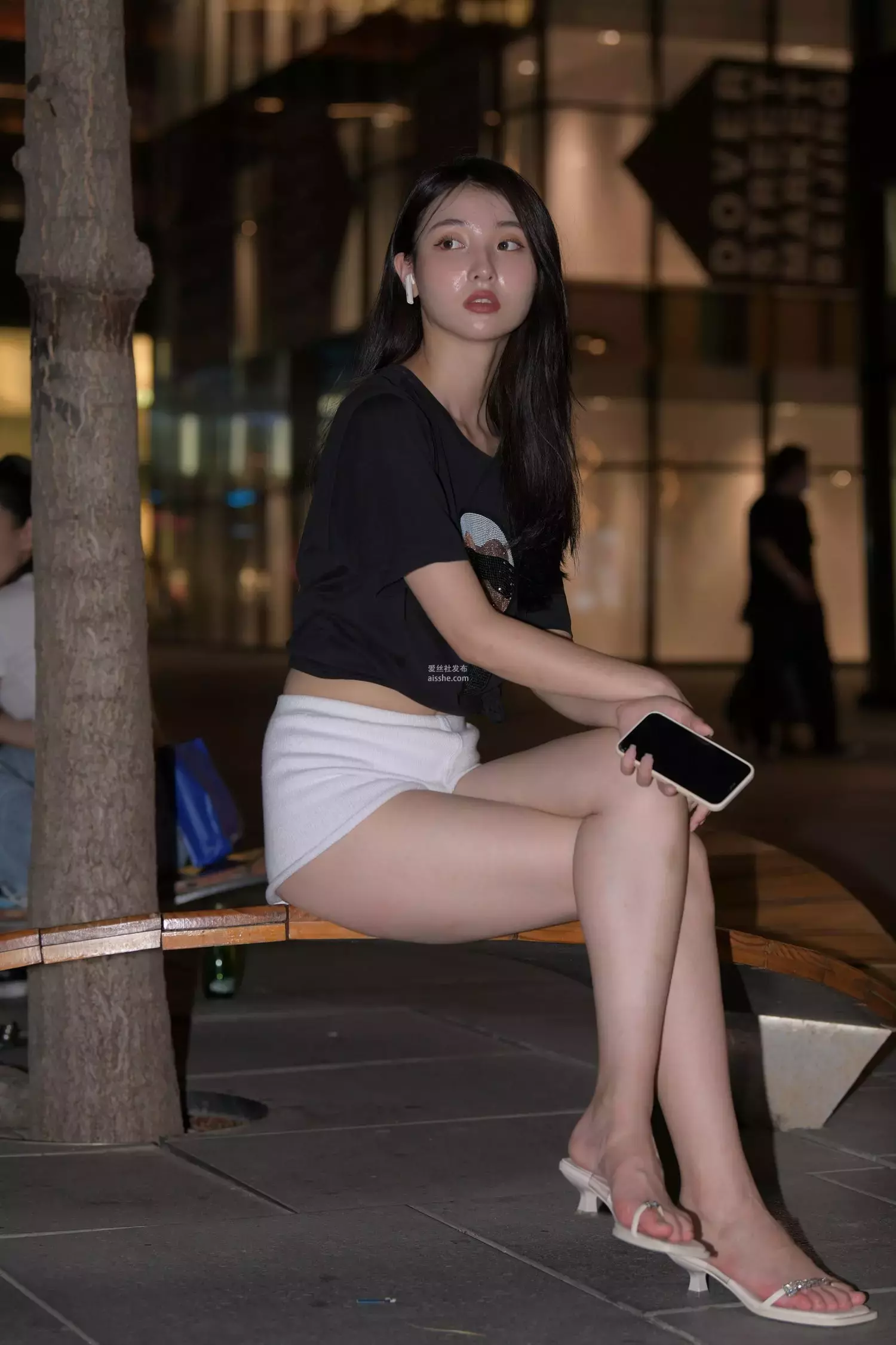 精选街拍作品 NO.1633 白色热裤美女1 街拍瑜伽裤-丽图社