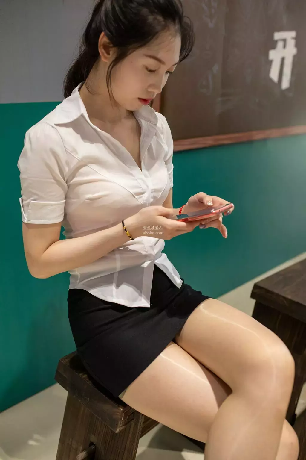 魔镜街拍 NO.109 牛男街拍 搭讪清秀可人的亮丝小姐姐 街拍美术馆-丽图社