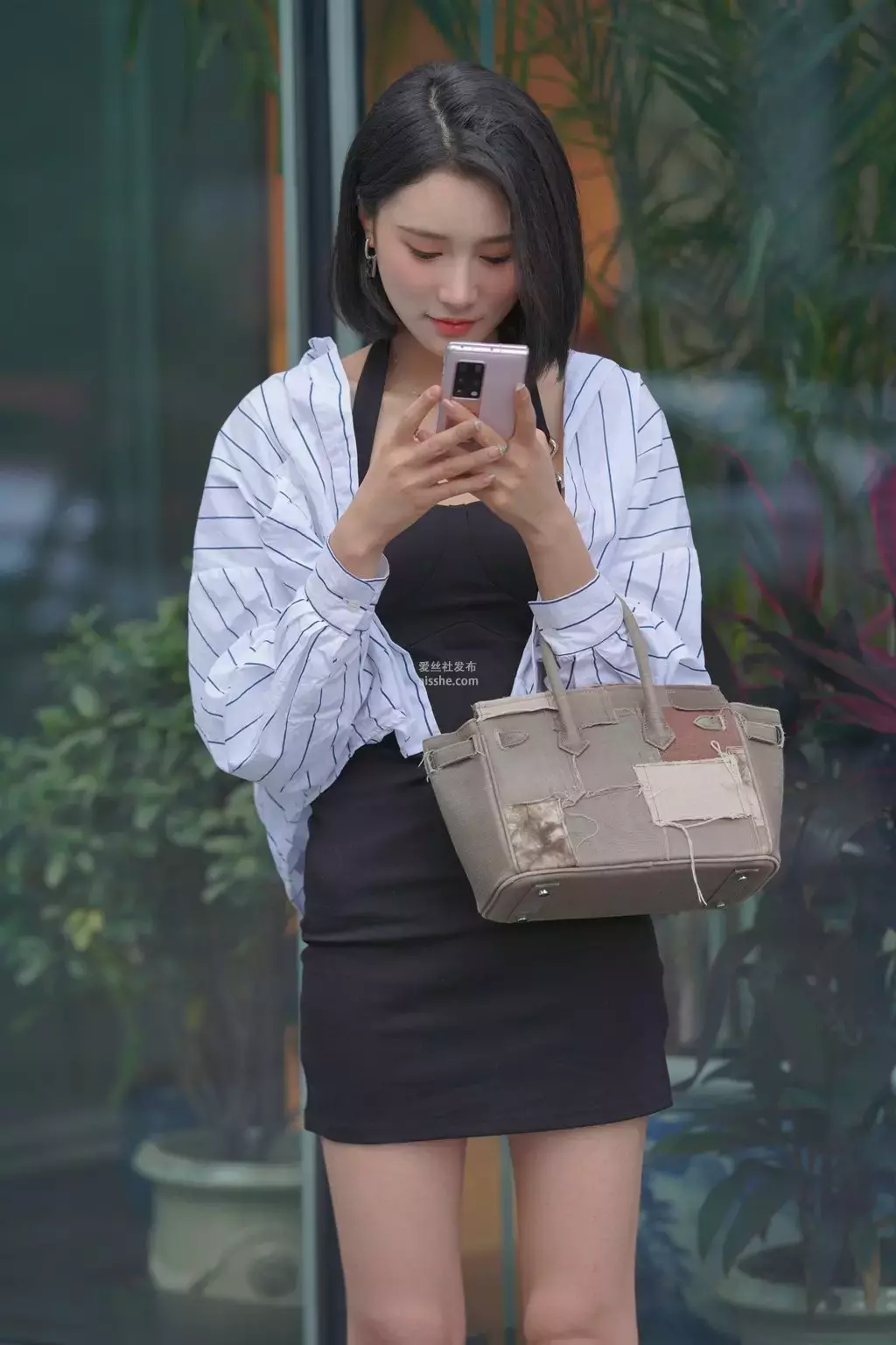 精选街拍作品 NO.2264 优雅黑色连衣裙 街拍瑜伽-丽图社