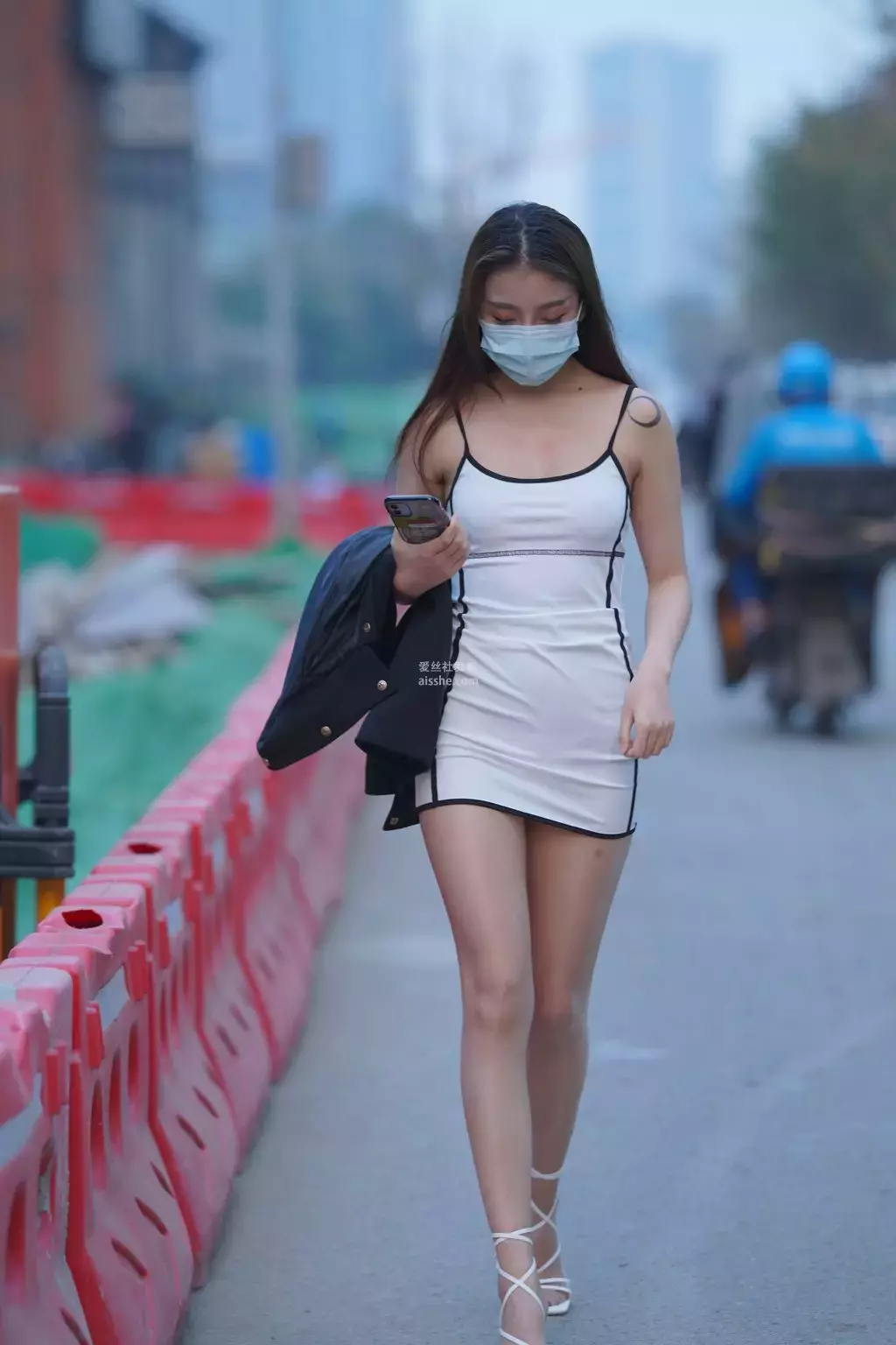 魔镜街拍 NO.116 好养眼的白裙美眉-2 街拍熟女-丽图社