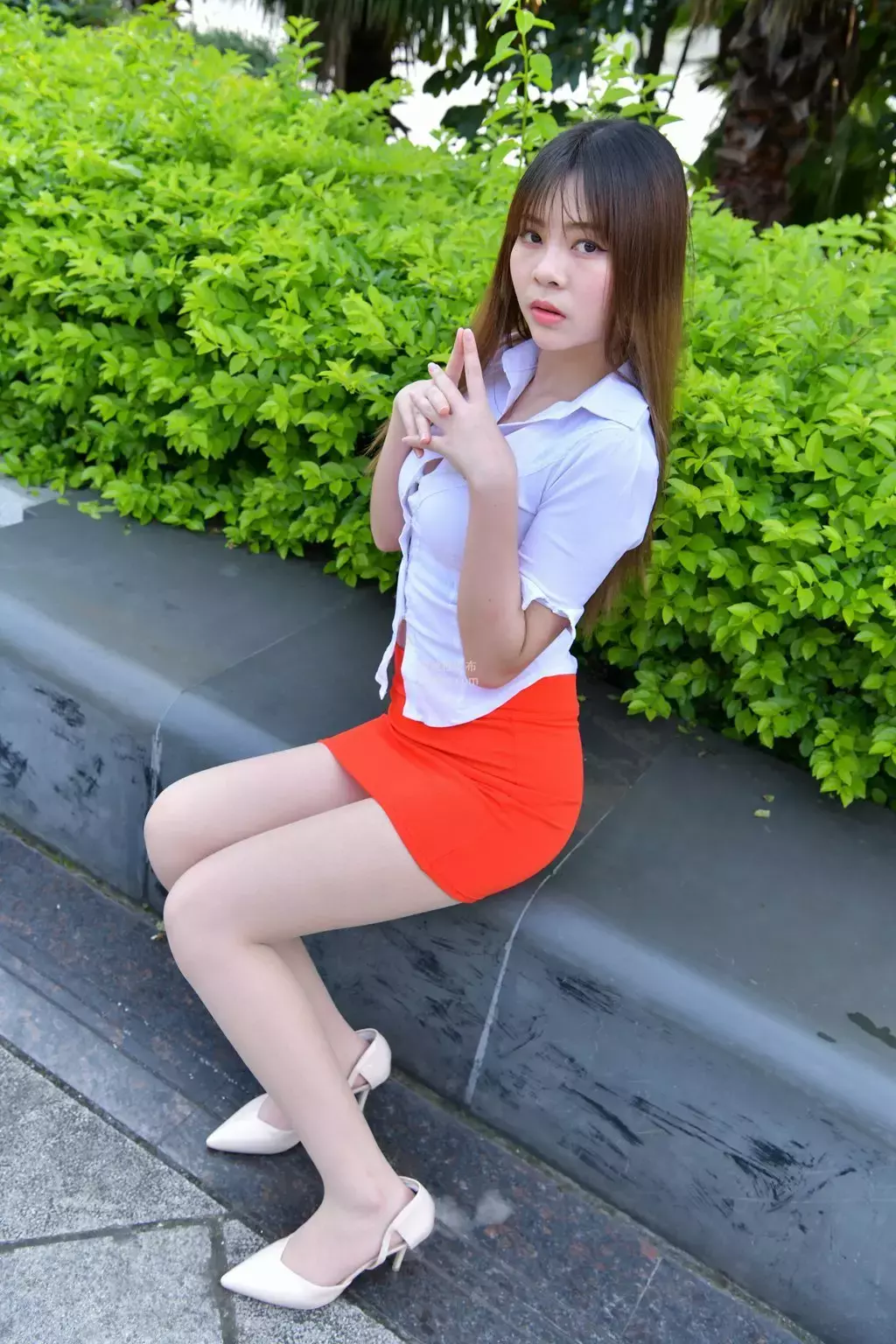 魔镜街拍 NO.150 极致又惑的红色包臀短裙少父 街拍不修图-丽图社