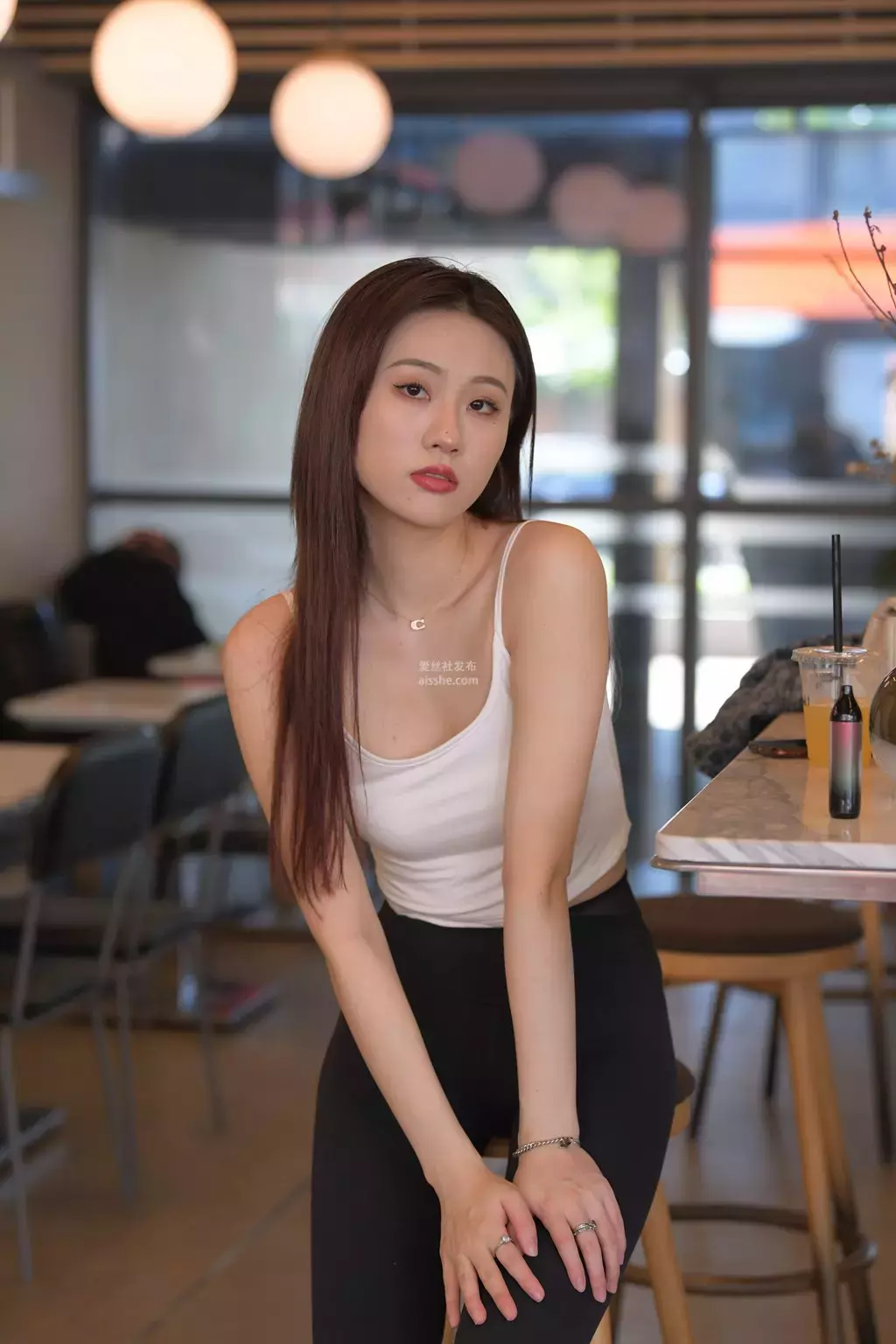 精选街拍作品 NO.2412 何必太多情1 上海街拍-丽图社