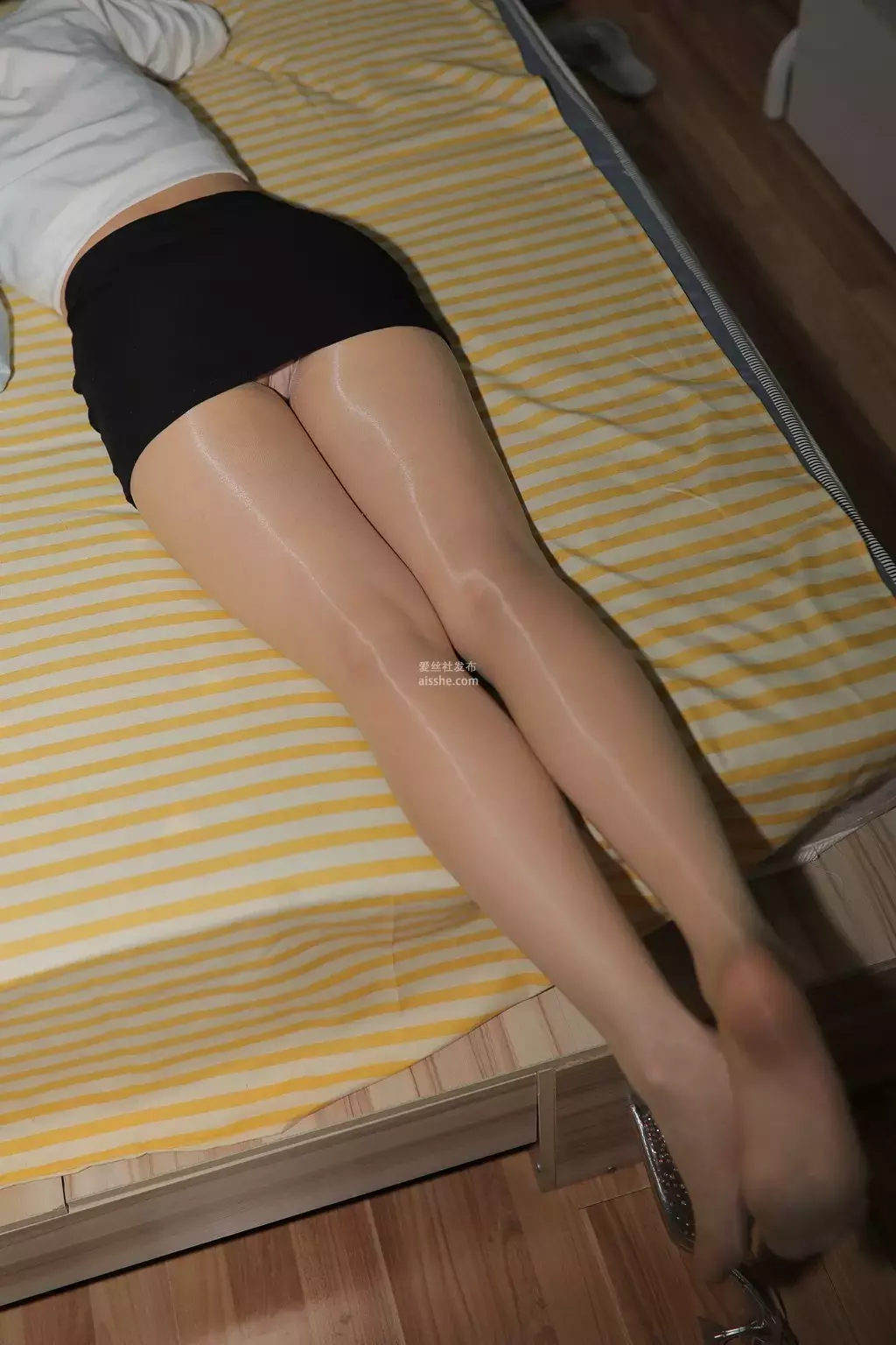 魔镜街拍 NO.110 牛男街拍 夜色中的闪亮-3 街拍原图-丽图社