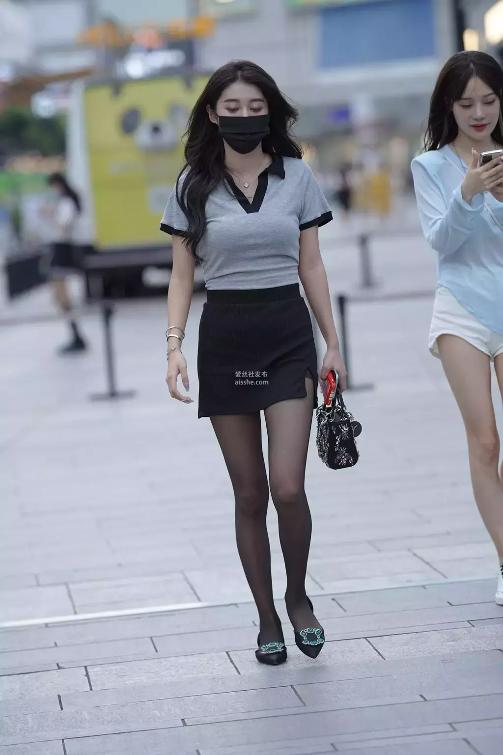 精选街拍作品 NO.1429 漂亮的嘿丝美女 街拍超短裙-丽图社