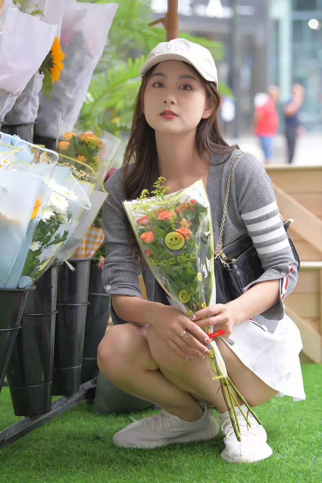 精选街拍作品 NO.1244 捧花的女孩4 街拍长腿丝袜高跟美女写真集-丽图社