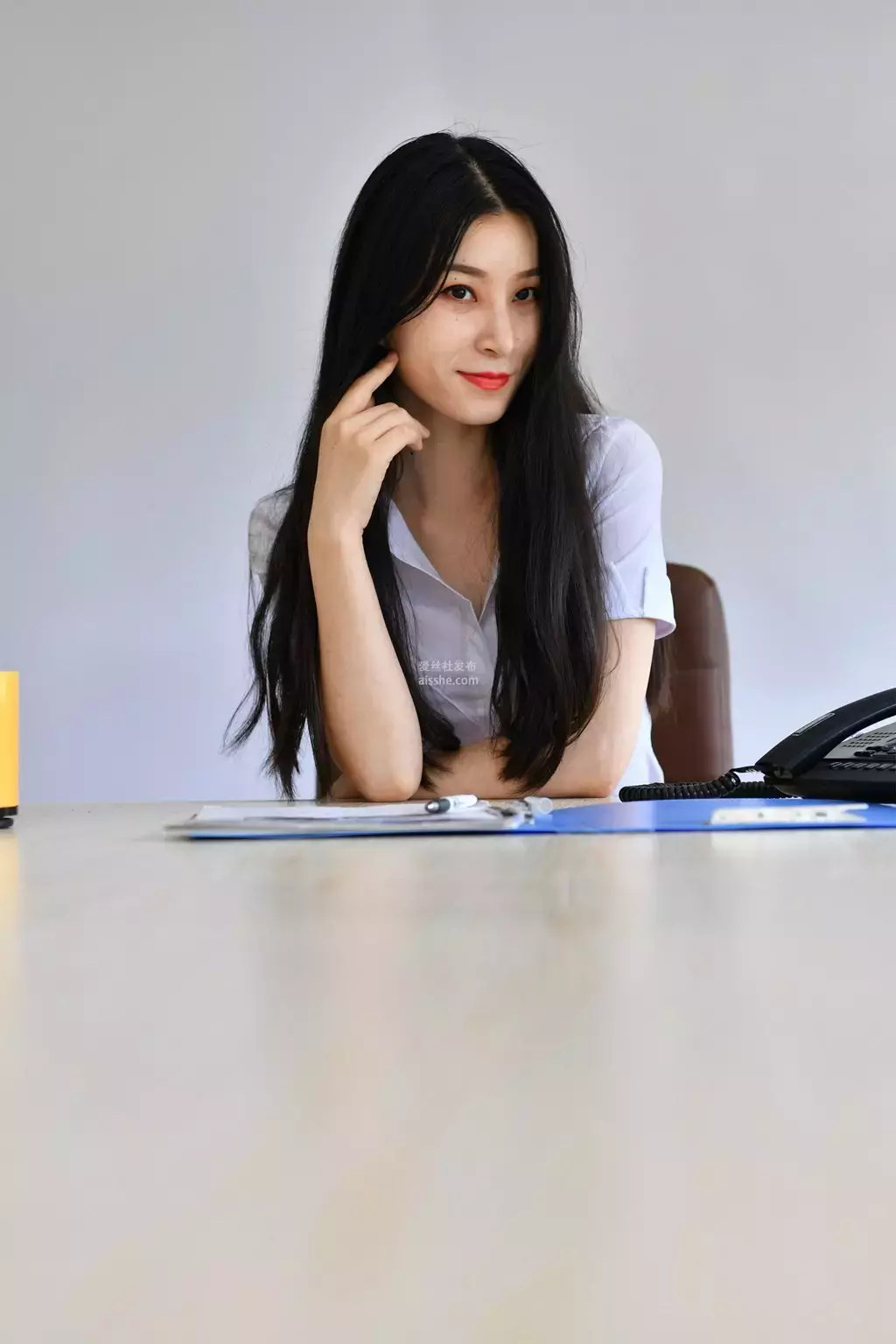 魔镜街拍 NO.142 被女上司留下了 -3 街拍旋风族-丽图社