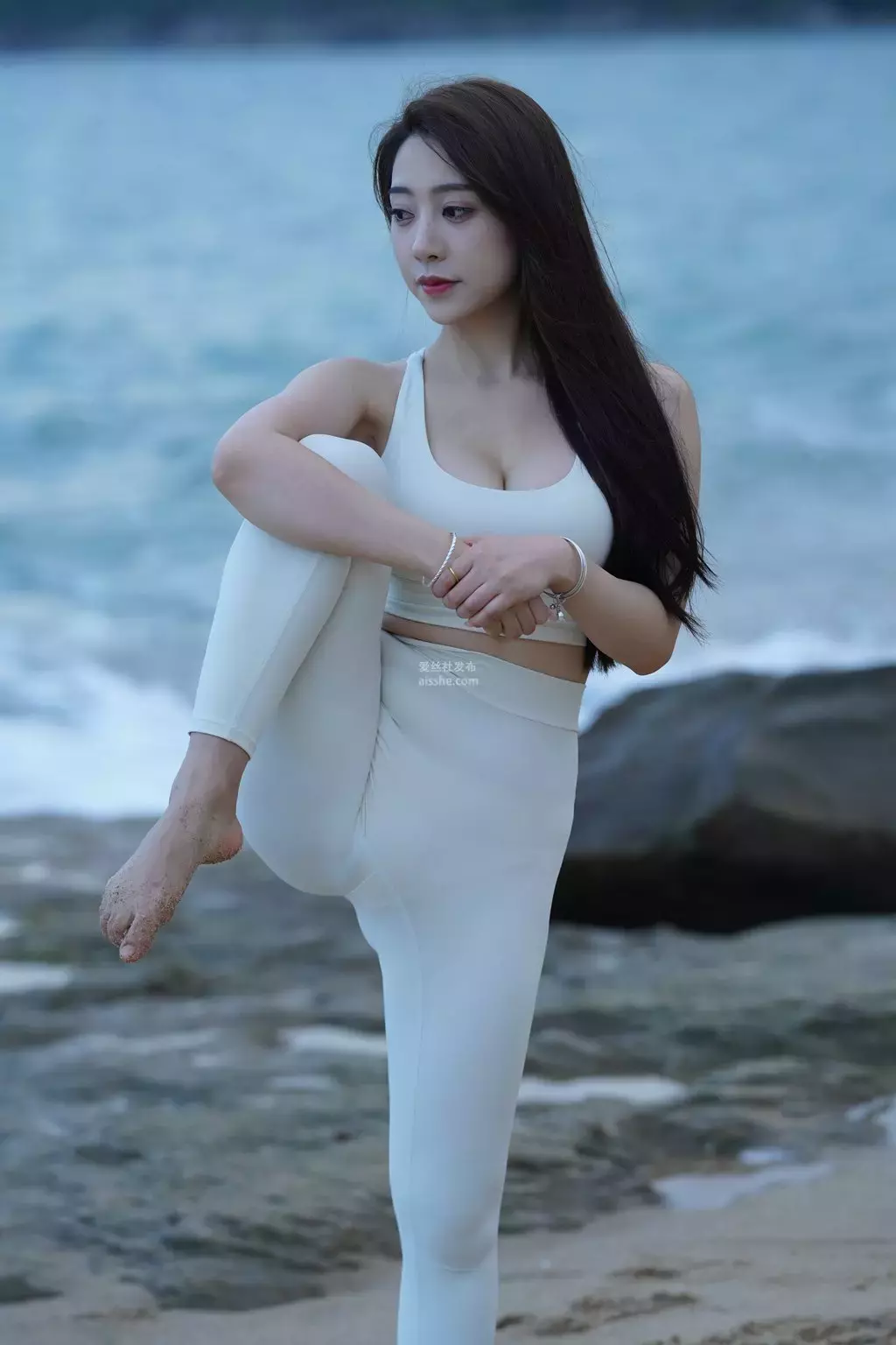 精选街拍作品 NO.2088 追逐2 街拍美女三里屯最火-丽图社