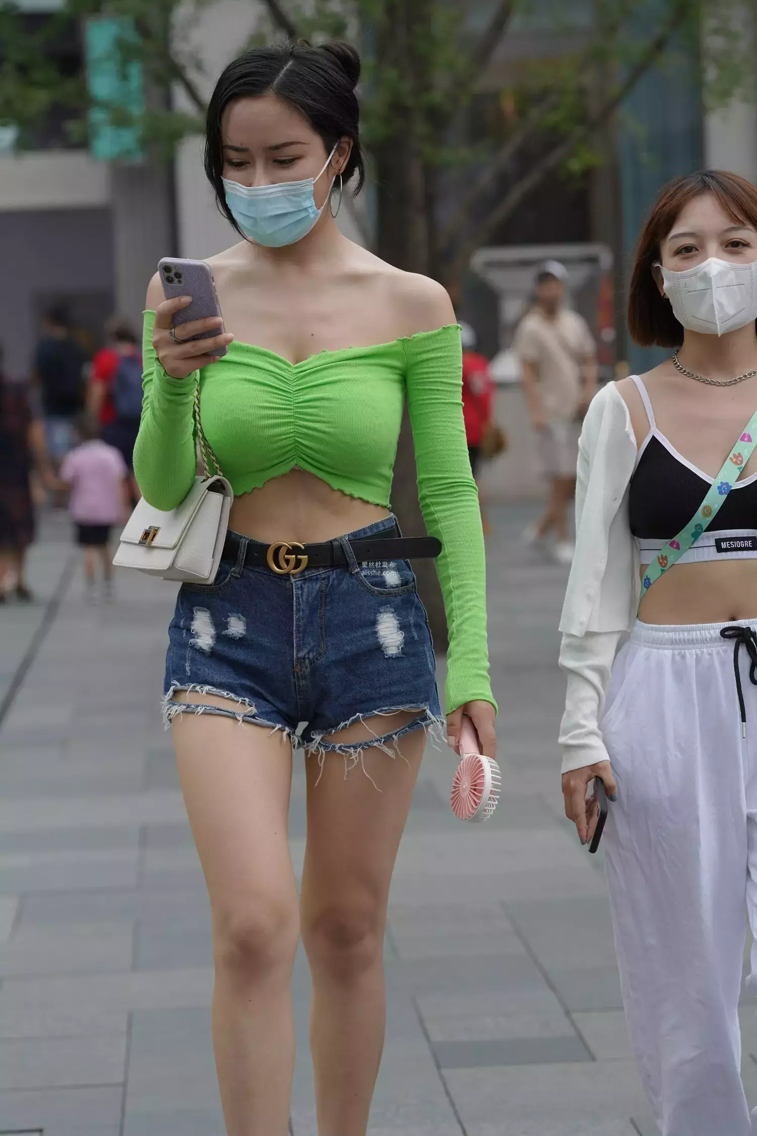 精选街拍作品 NO.1675 热裤丰腴美女 街拍短裤 坏叔街拍-丽图社