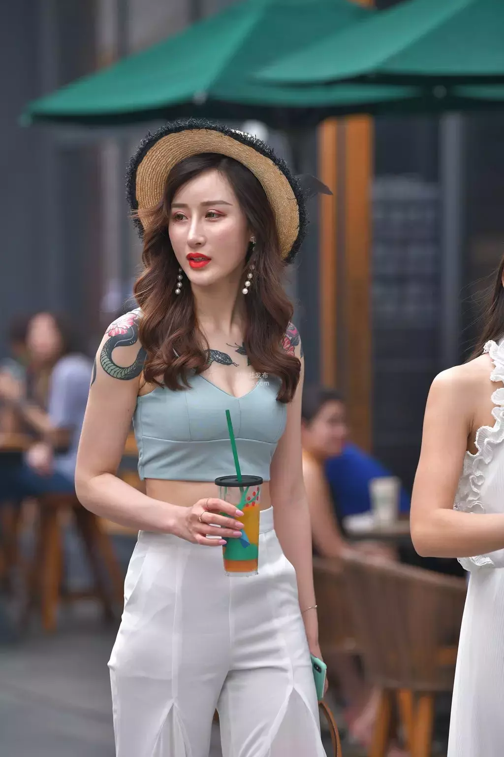 精选街拍作品 NO.2221 夏日风情 街拍走光美女-丽图社