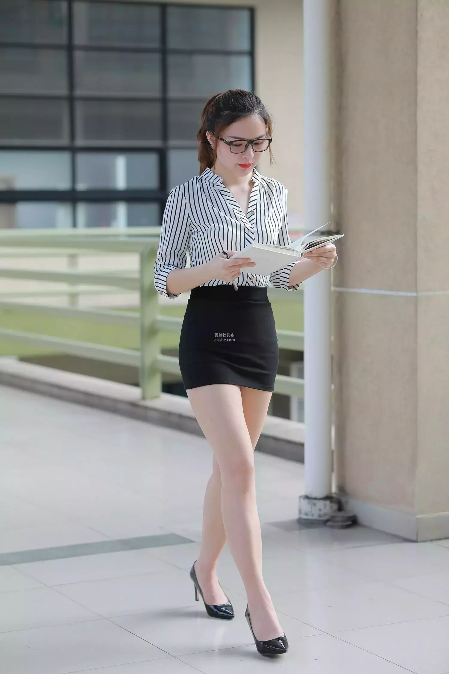 精选街拍作品 NO.1646 大学自习室的故事4 美女街拍写真美图合集-丽图社