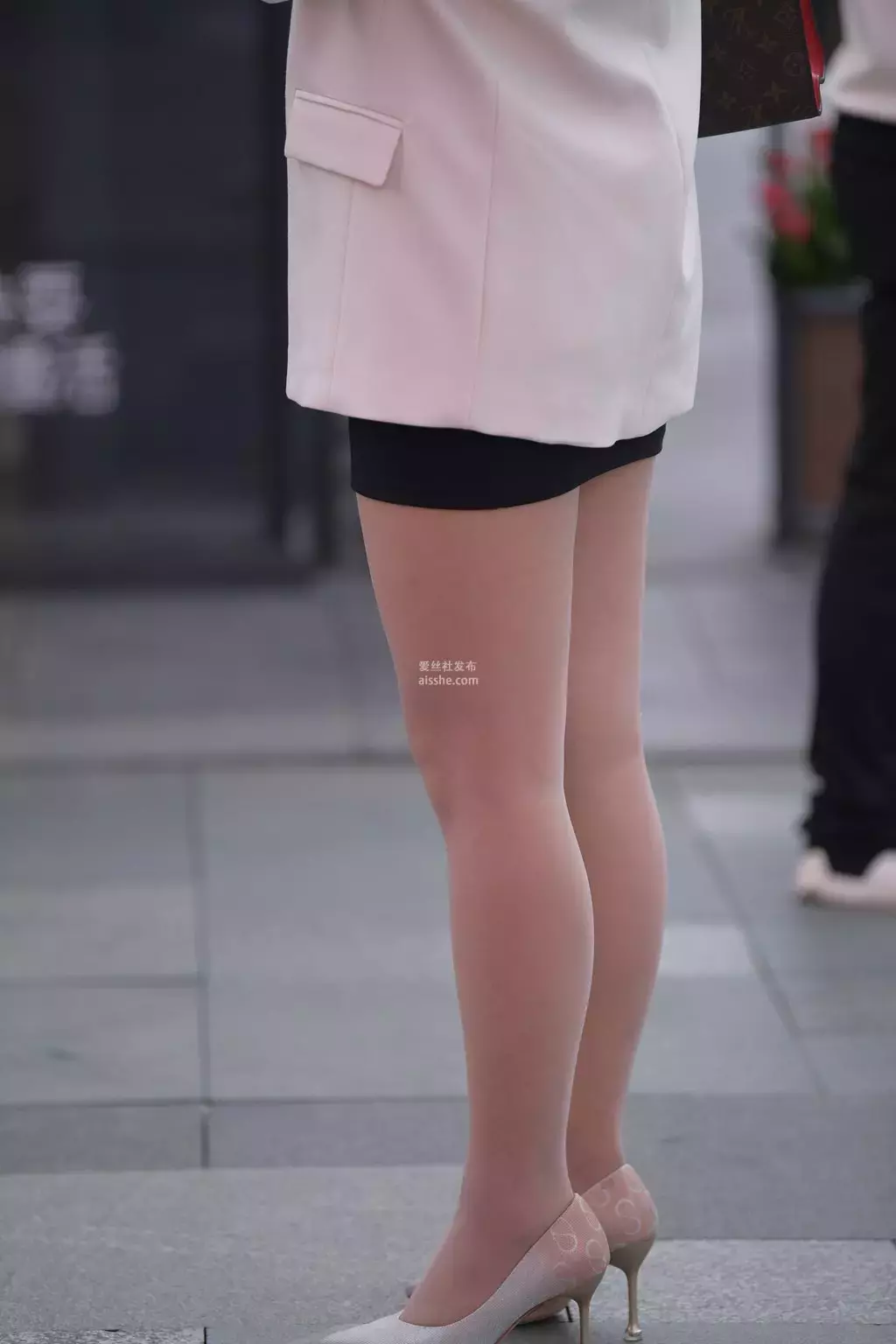 精选街拍作品 NO.2411 粉色系小香风 街拍超短裙-丽图社