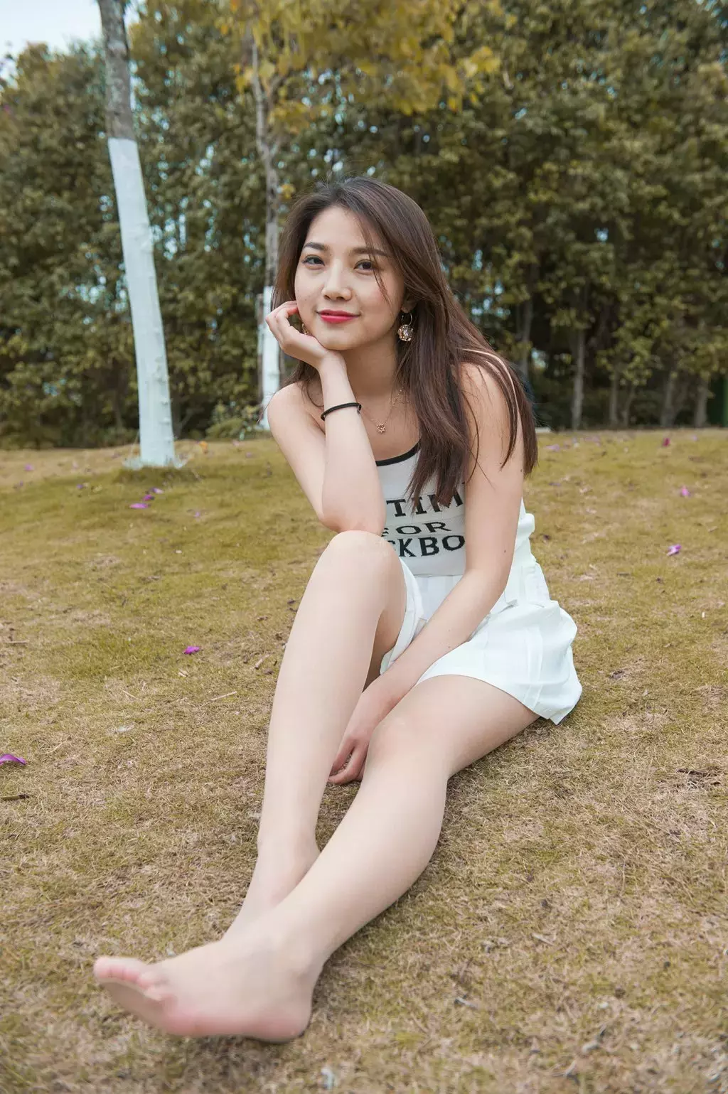 魔镜街拍 NO.120 吊带短裙姓感肉丝小姐姐 街拍长腿丝袜高跟美女写真集-丽图社