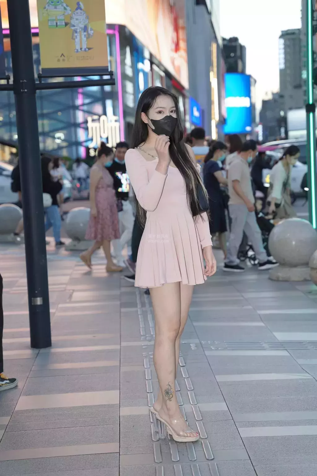 精选街拍作品 NO.2181 粉裙女神 时尚亚洲美女街拍-丽图社