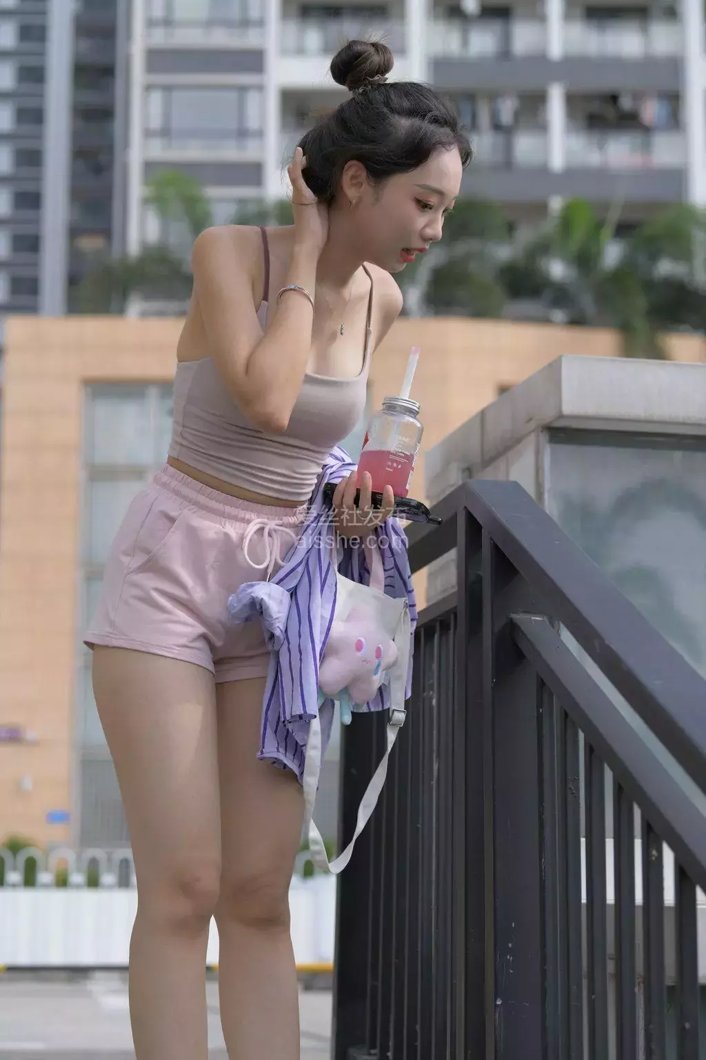 精选街拍作品 NO.1347 粉色女孩9 时尚街拍美女合集-丽图社