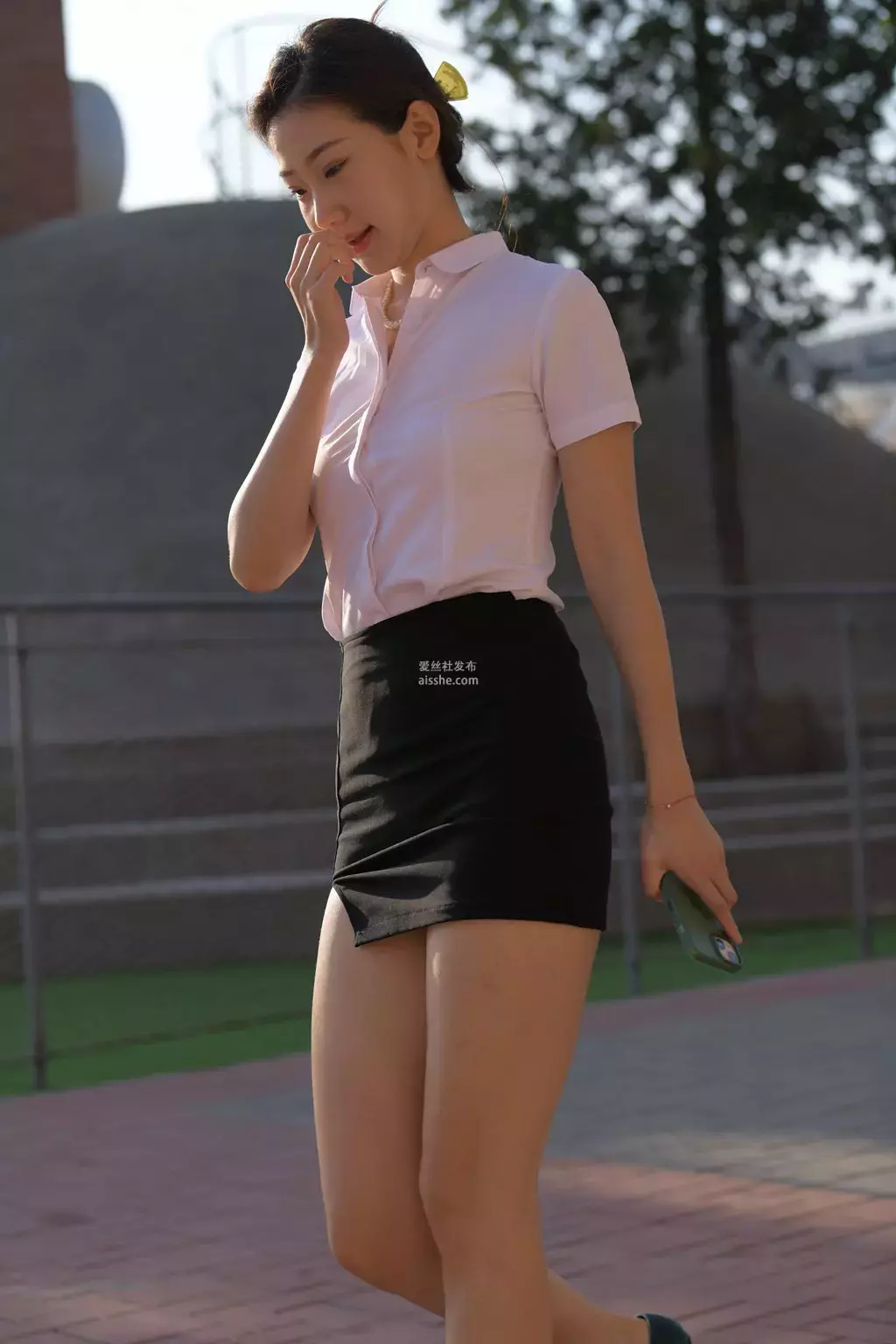 精选街拍作品 NO.1871 黑色制服包臀裙美女2 欧美街拍-丽图社