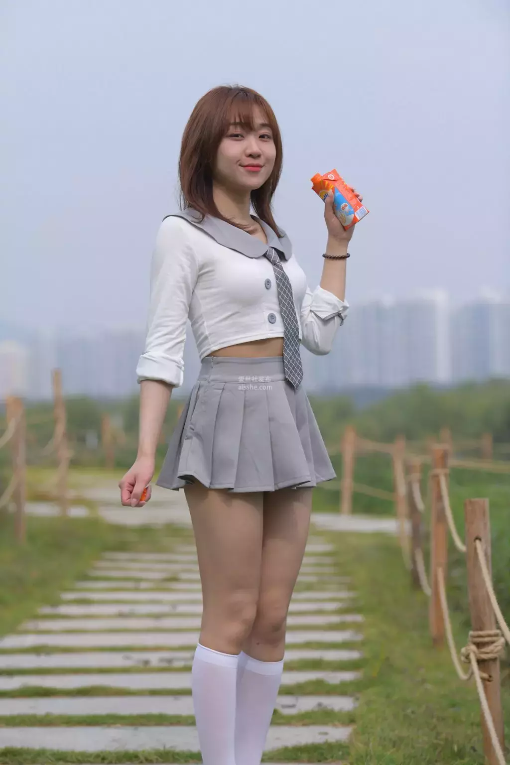 魔镜街拍 NO.095 姓感动人的小百褶裙美女-6 超高清街拍性感美女照片写真大全-丽图社