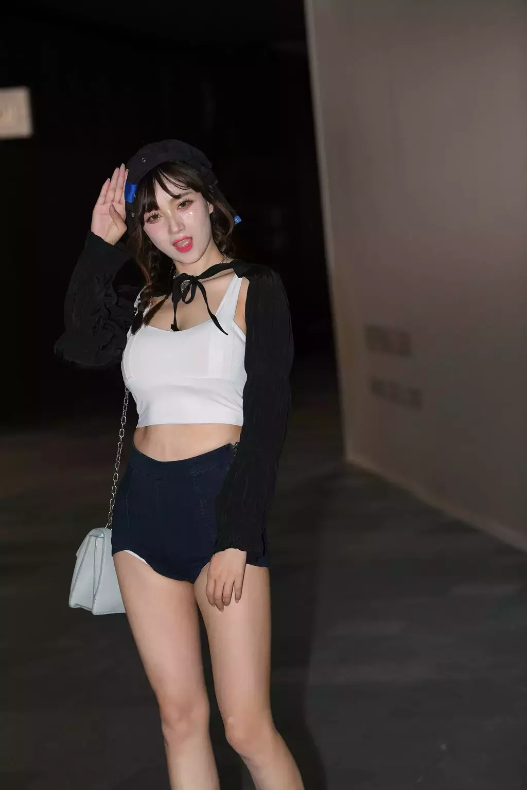 精选街拍作品 NO.1332 热裤大长腿美女1 街拍美脚 街拍图姐-丽图社