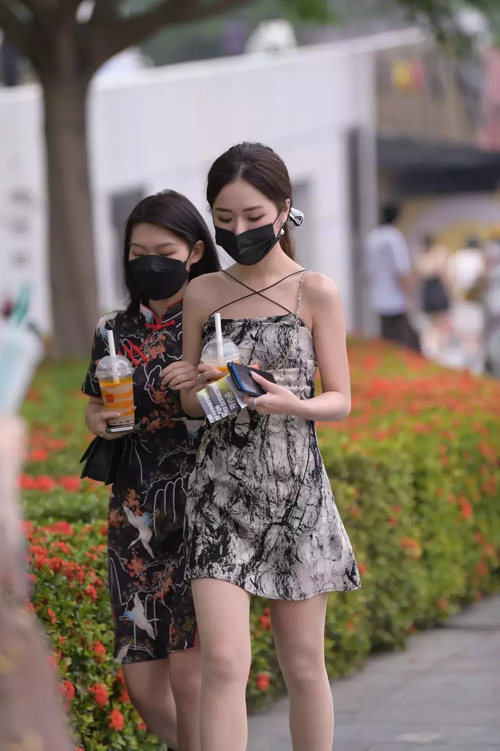 精选街拍作品 NO.2467 漂亮丝袜美腿少父 土味街拍大赏-丽图社