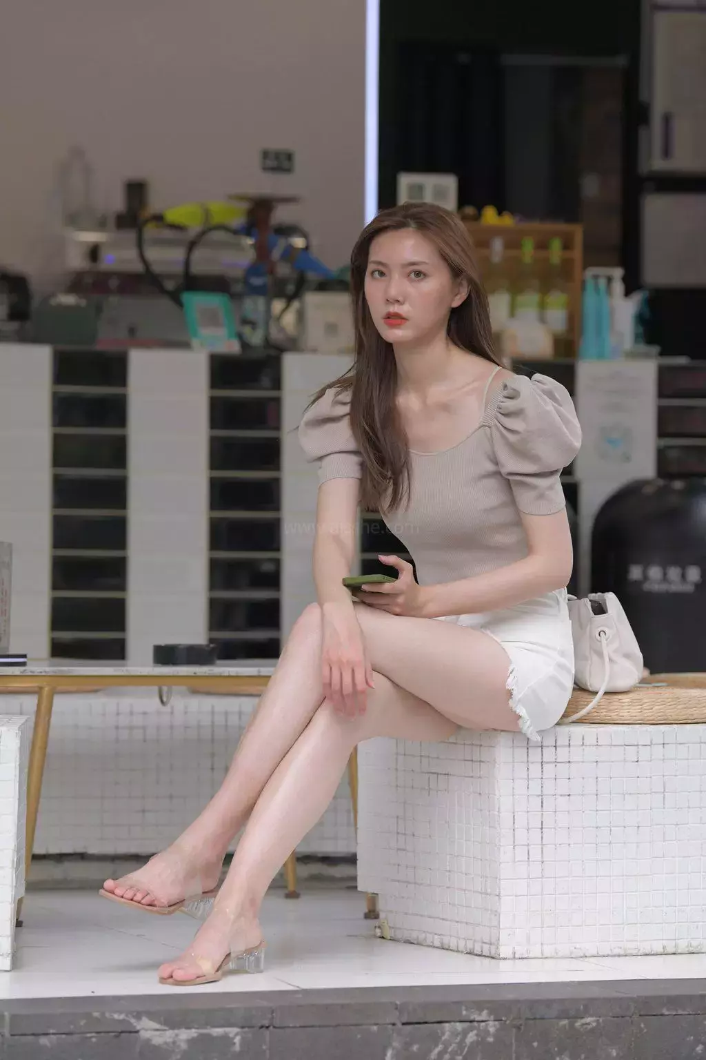 精选街拍作品 NO.1254 超短白裙长腿迷人少父2 街拍走光美女-丽图社