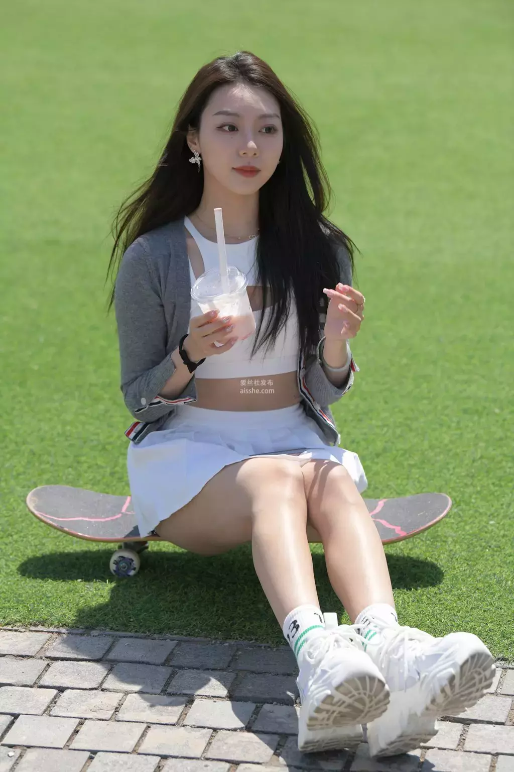 精选街拍作品 NO.2174 手心里的太阳8 街拍性感-丽图社