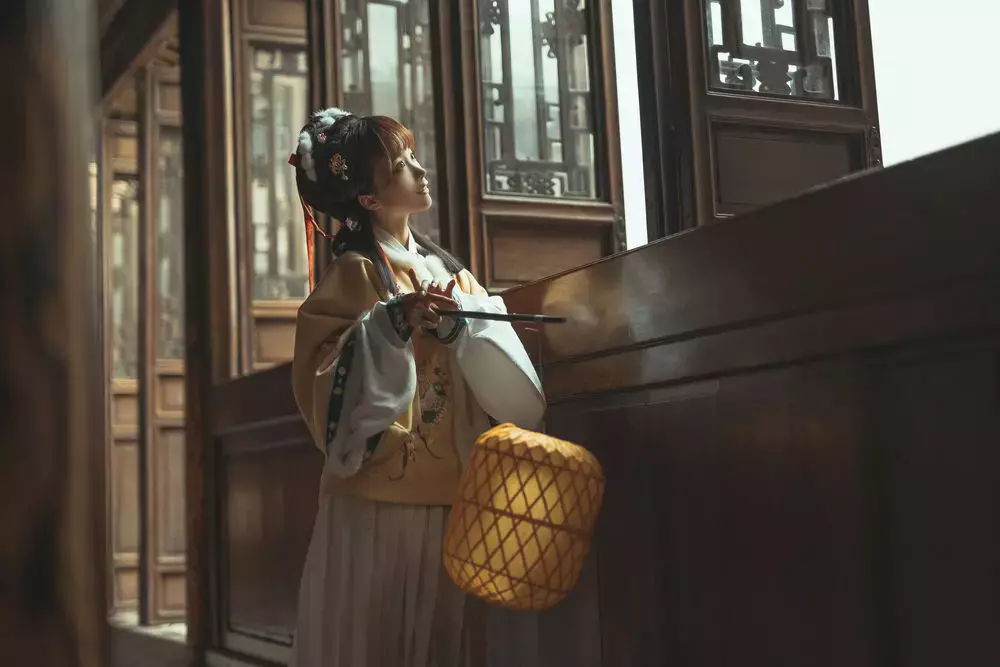 No.141-黄汉服 [9P] 清纯时尚美女写真拍摄-丽图社