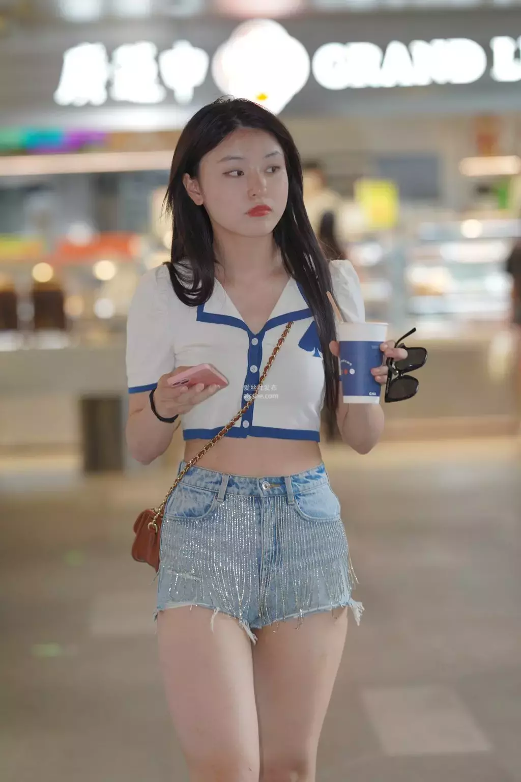 精选街拍作品 NO.1512 牛仔热裤美女6 街拍熟女-丽图社