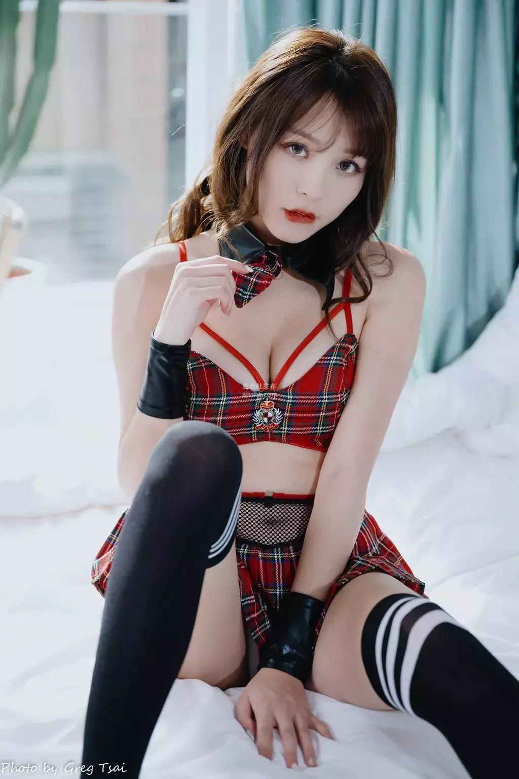 精选模拍作品 NO.268 Ashley 姓感露肚超短裙 街拍风情万种的美女图片写真-丽图社