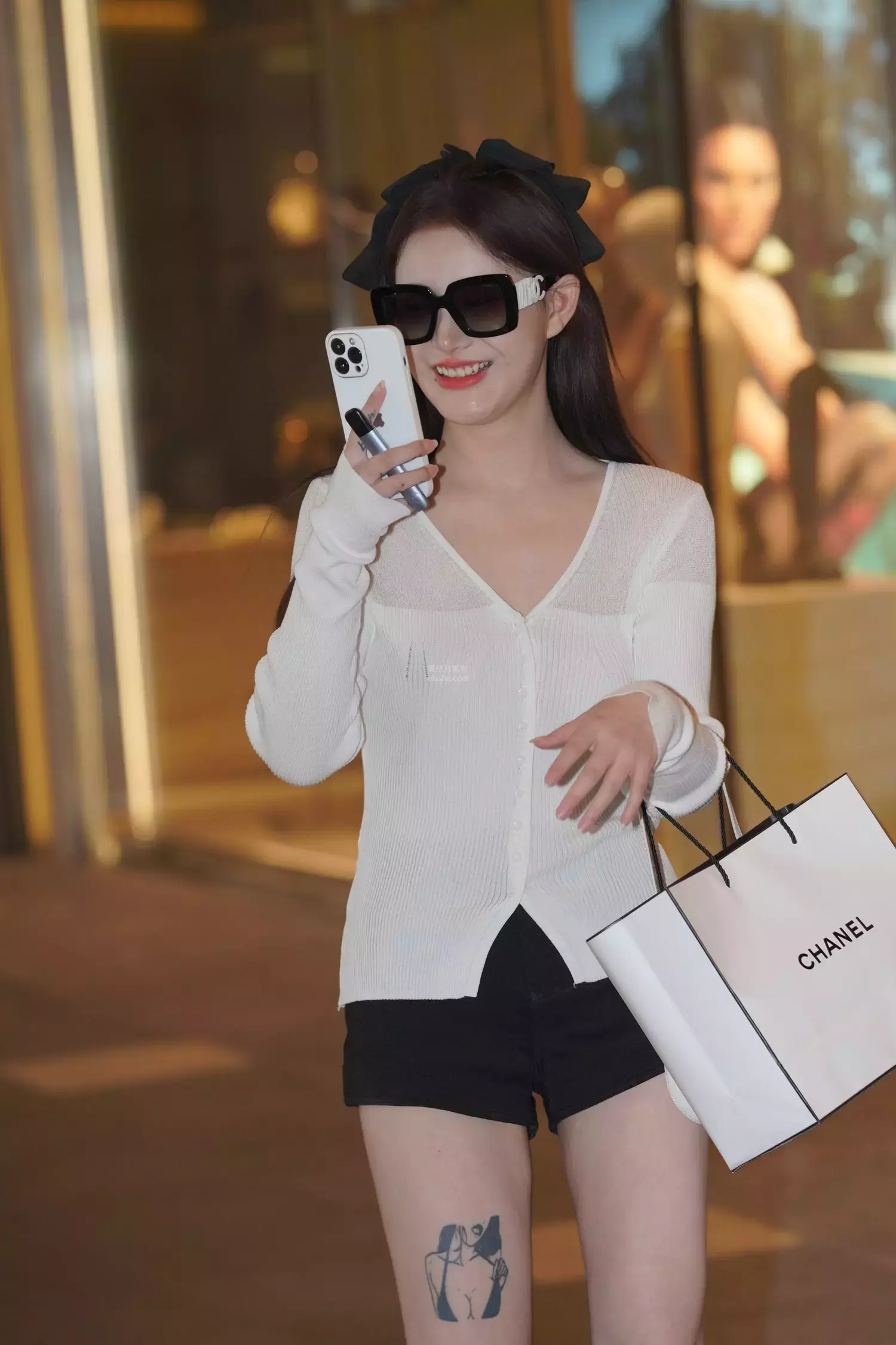 精选街拍作品 NO.1619 白色包臀裙美女 街拍熟女-丽图社