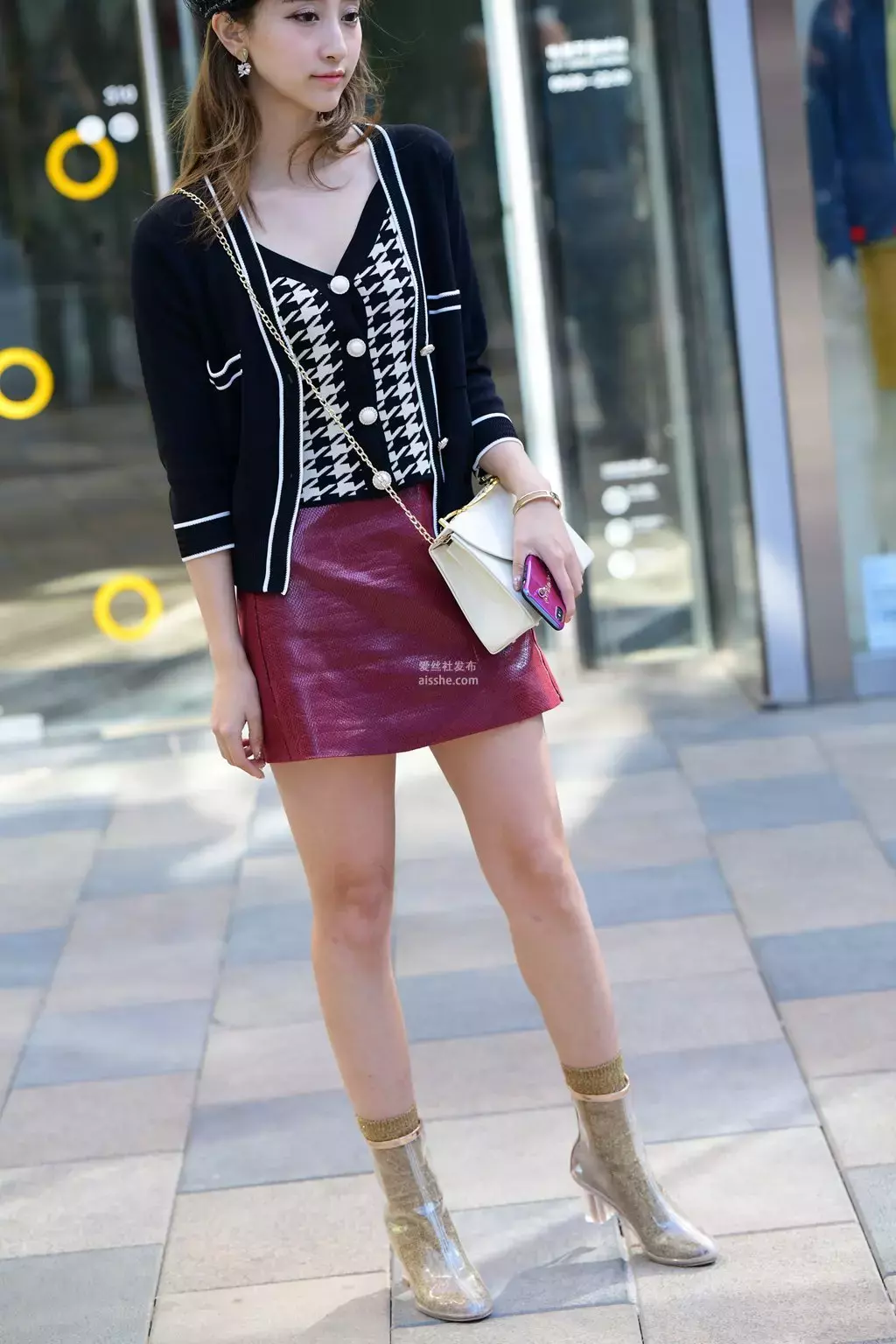 精选街拍作品 NO.2276 时尚魅力皮裙 街拍走光美女-丽图社