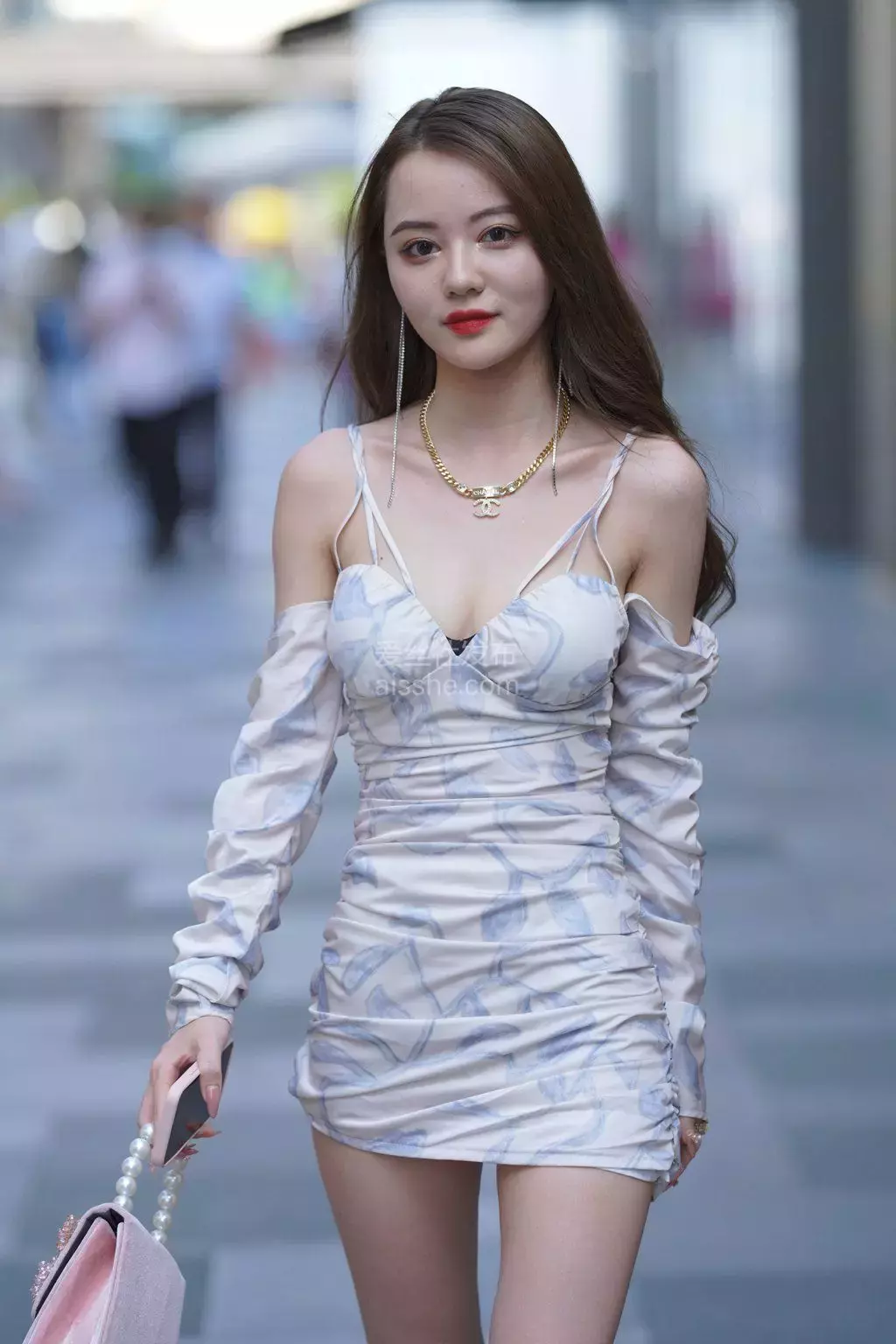 精选街拍作品 NO.1358 漂亮的吊带连体包臀裙女孩 街拍高跟鞋黑丝美女-丽图社