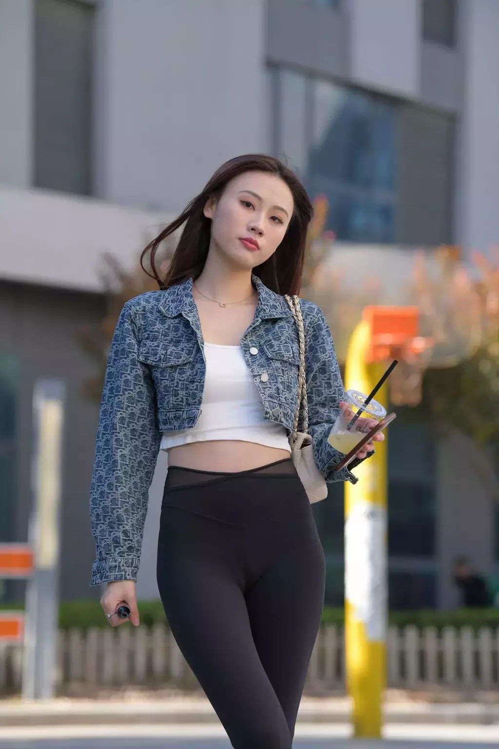 精选街拍作品 NO.2413 何必太多情2 路人美女街拍写真-丽图社