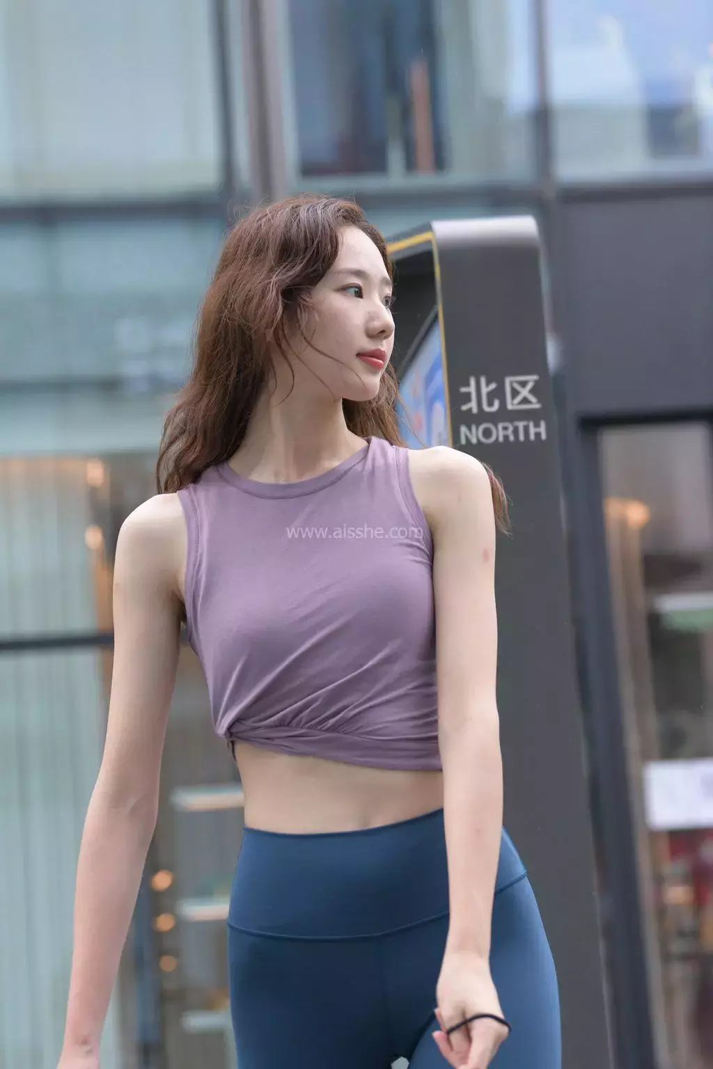 精选街拍作品 NO.1325 蓝色瑜伽裤运动系高挑美女6 上海街拍-丽图社