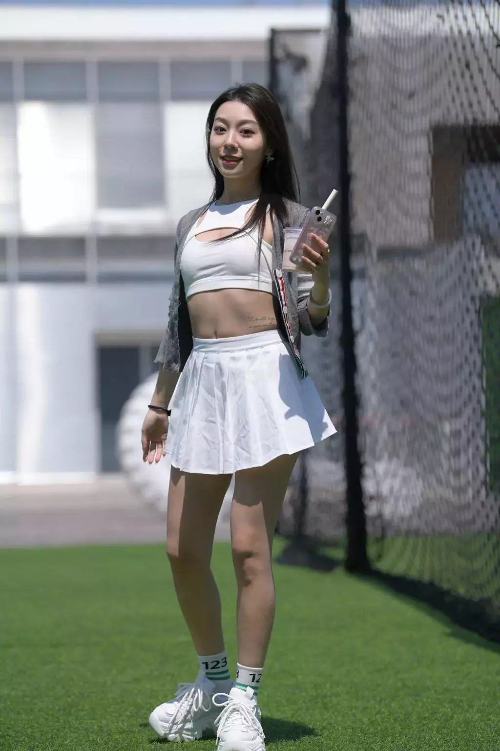 精选街拍作品 NO.2172 手心里的太阳6 街拍女神-丽图社