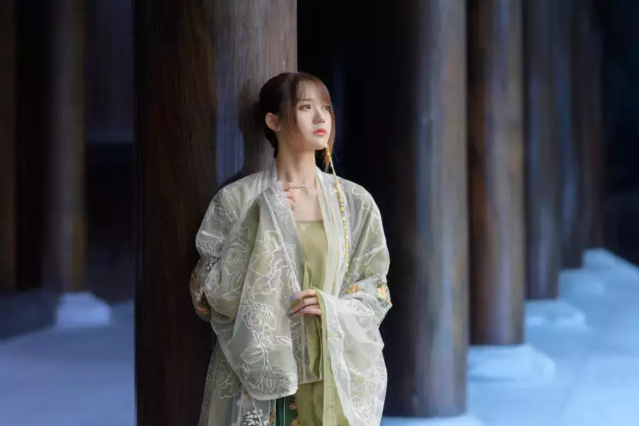 No.072-宫墙柳 [43P] 气质佳长相甜美-丽图社