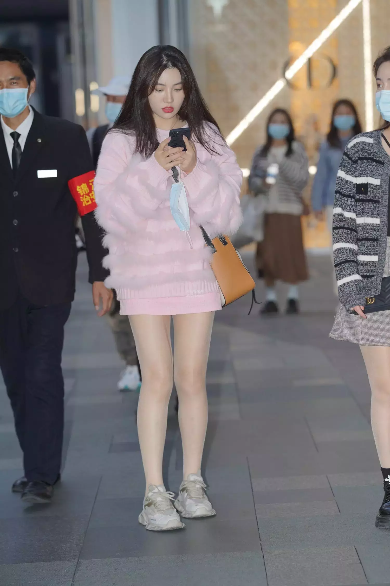 精选街拍作品 NO.1626 肉丝美腿闺蜜 街拍LOOK-丽图社