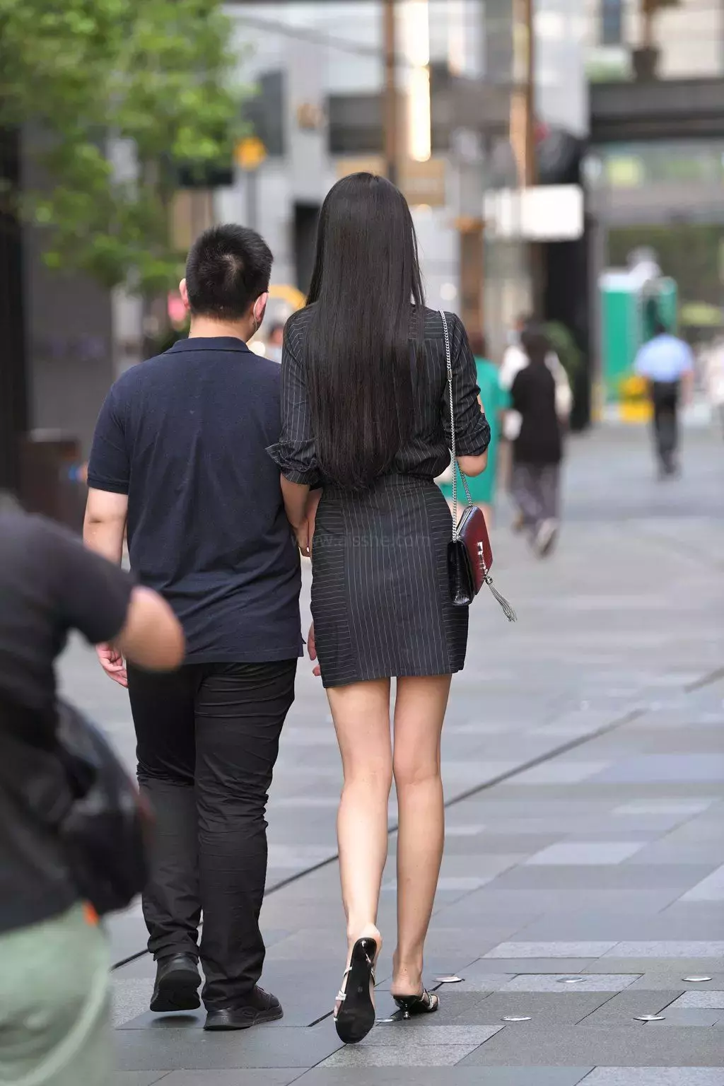 精选街拍作品 NO.1198 高桃黑裙大长腿 时尚街拍美女合集-丽图社