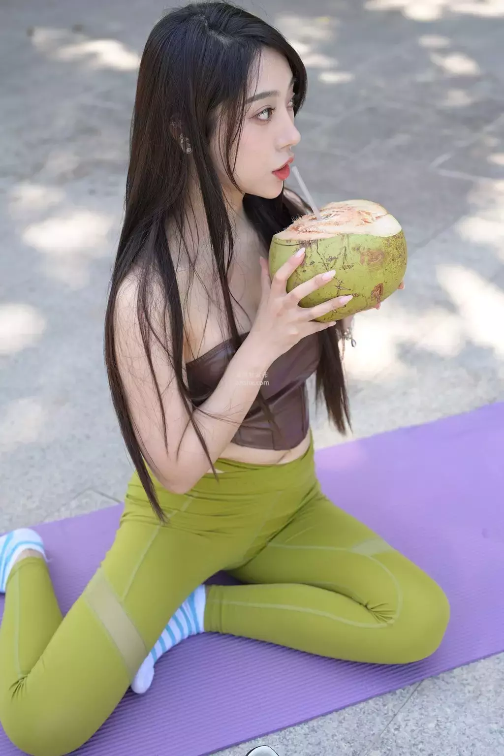 精选街拍作品 NO.1992 绿色瑜伽裤3 超高清街拍性感美女照片写真大全-丽图社