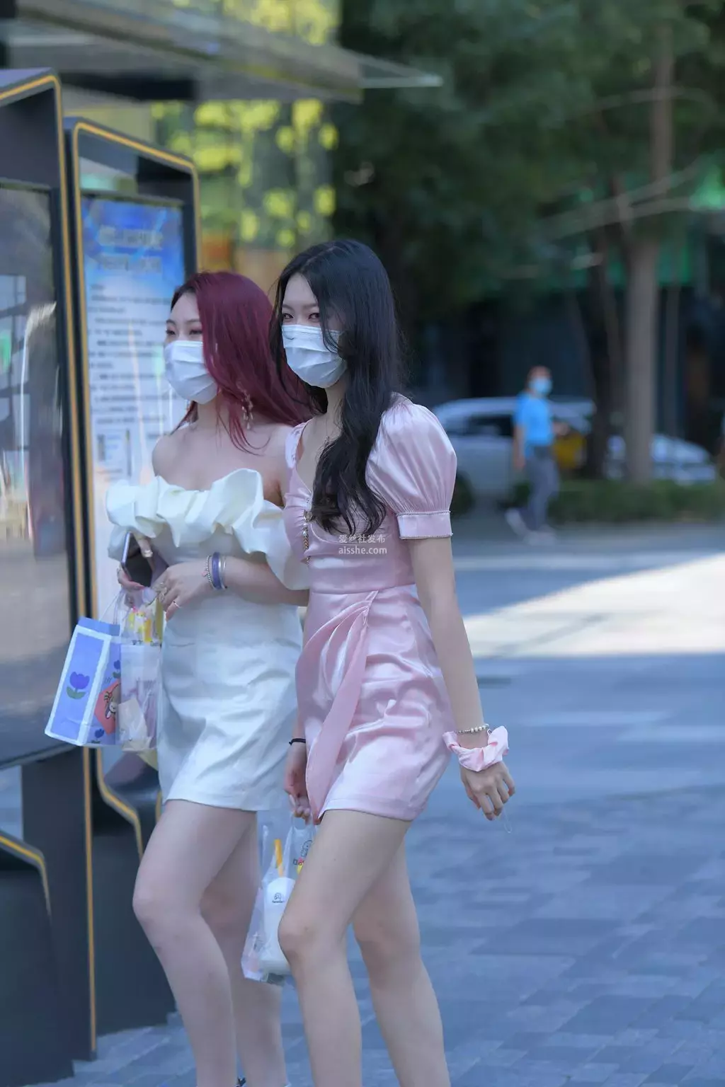 精选街拍作品 NO.1478 姓感粉裙美女 成都街拍模特-丽图社