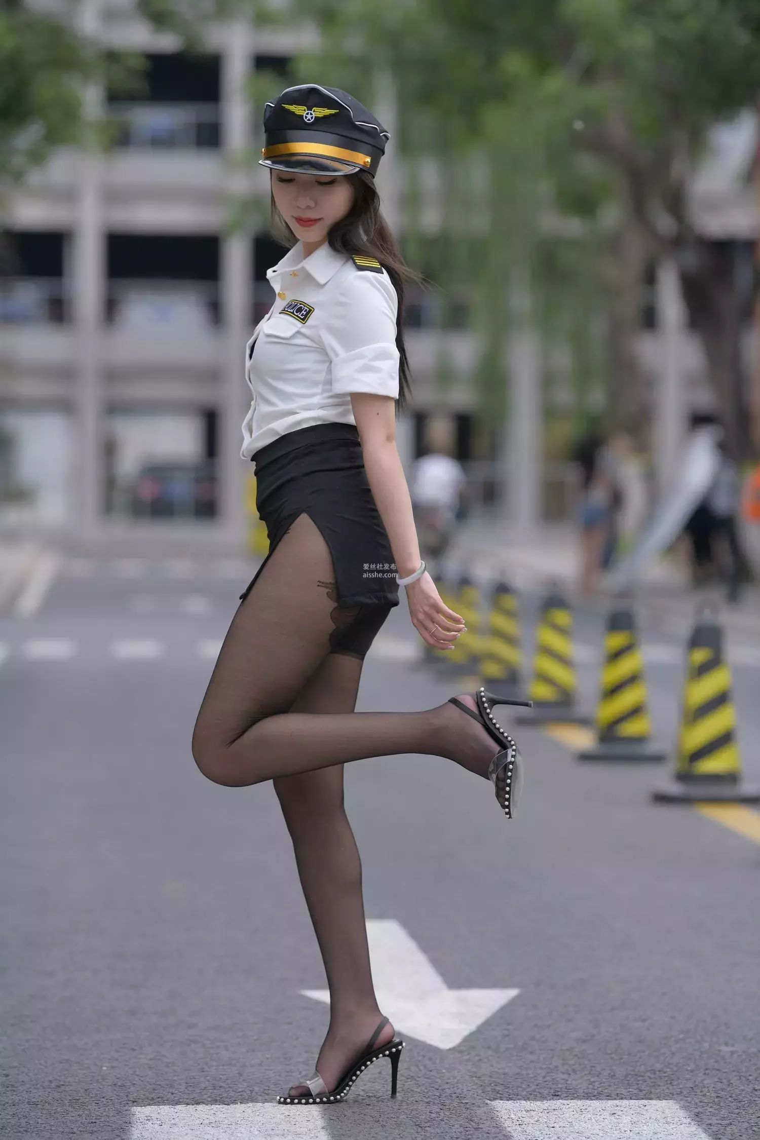 精选街拍作品 NO.1638 北蒙岛的雨季4 杭州小姐姐时尚街拍-丽图社