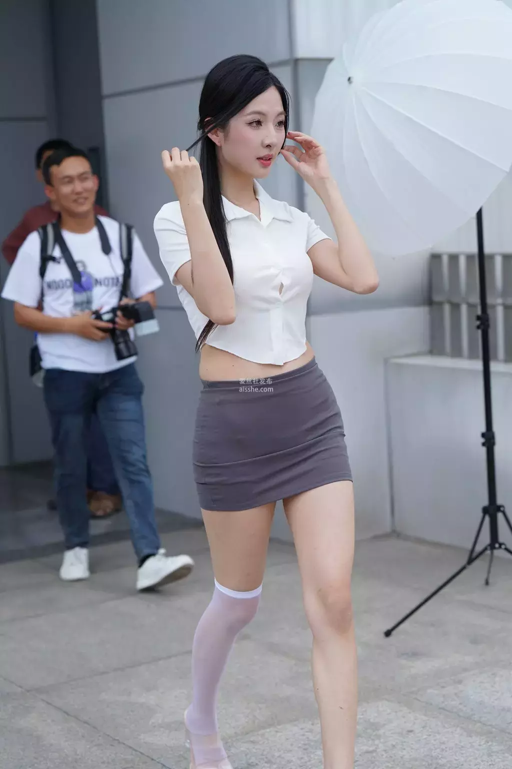 精选街拍作品 NO.2229 灰色修身裙1 上海街拍-丽图社