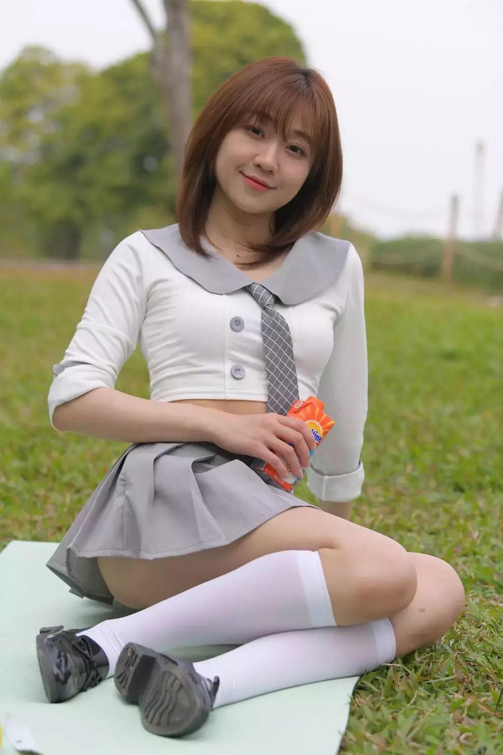 魔镜街拍 NO.095 姓感动人的小百褶裙美女-4 杭州街拍美女-丽图社